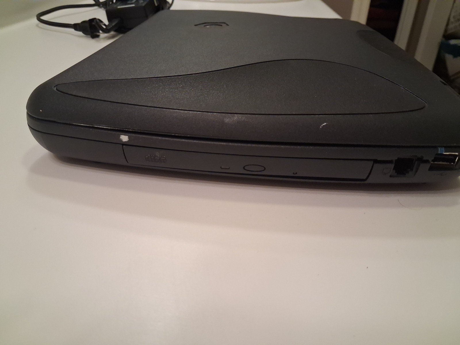 Vintage Gateway Solo 1150 Laptop Windlows ME – Parts or Repair Only