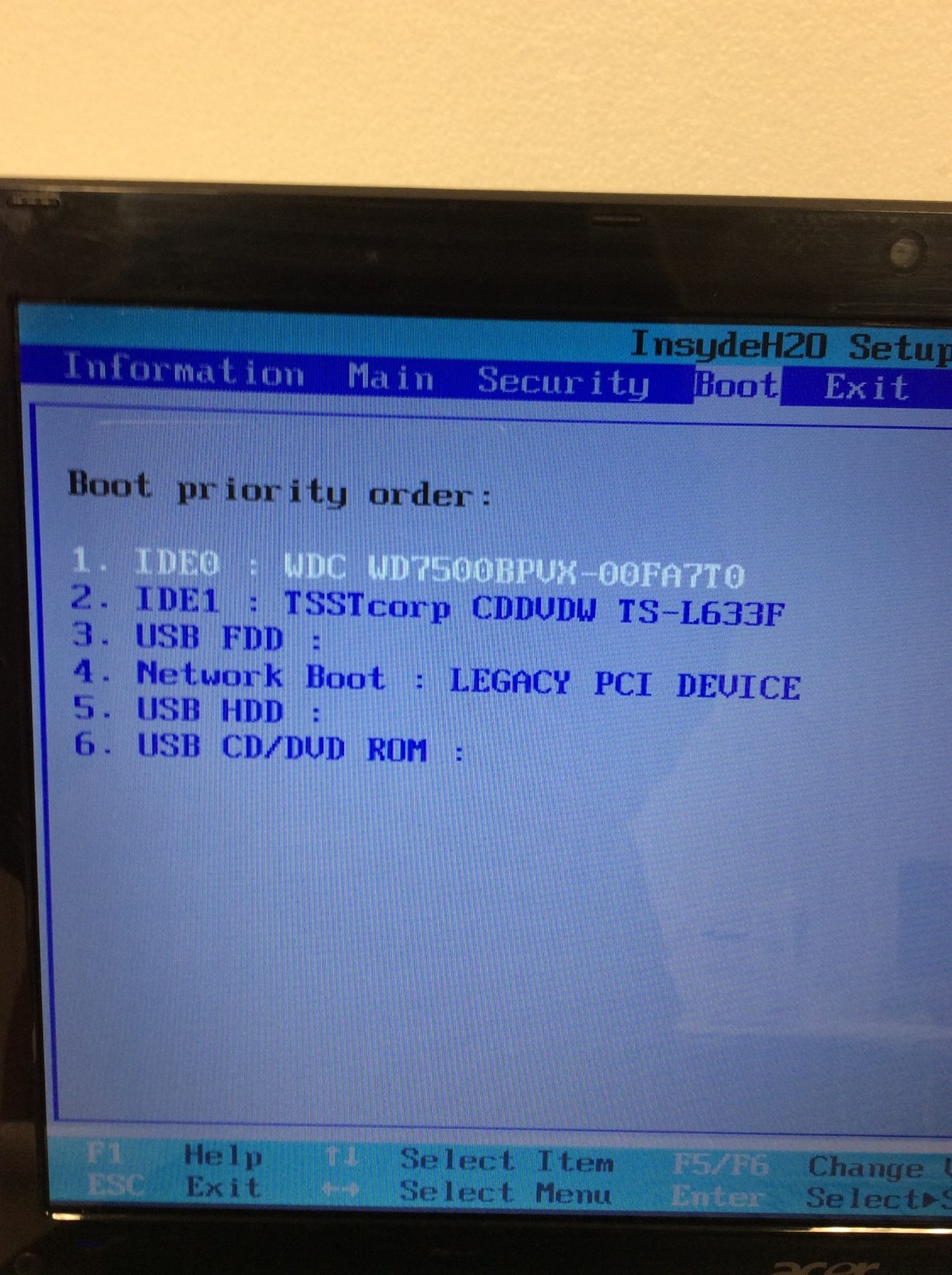 Acer 5552 Laptop Amd Phenom II N830 Triple-Core 2.10Ghz w/ 750GB HD, 4GB