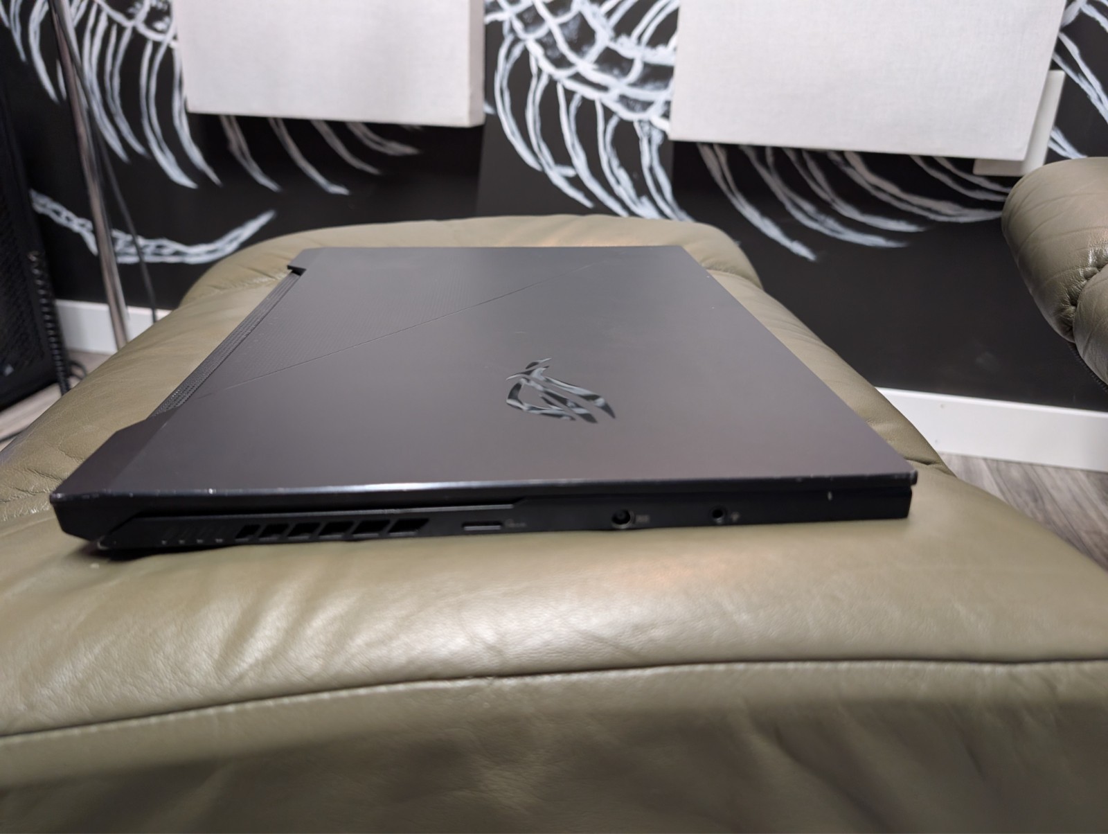 Asus ROG Zephyrus Duo 15 SE (2021) GX551QS-XS99 Ryzen 9 RTX 3080 4K 120Hz 3ms
