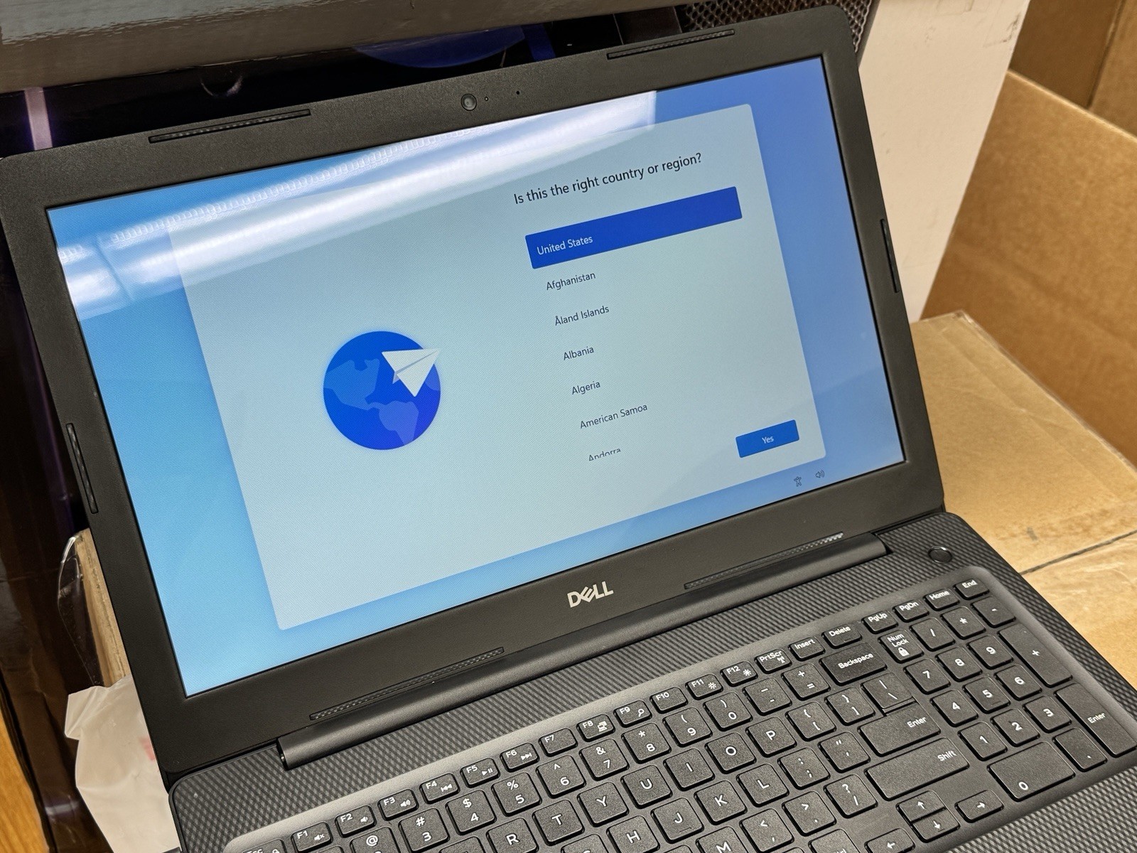 Dell Inspiron 3583 15.6″ – i5-8265U 8GB RAM 256GB SSD Intel UHD Graphics – Black