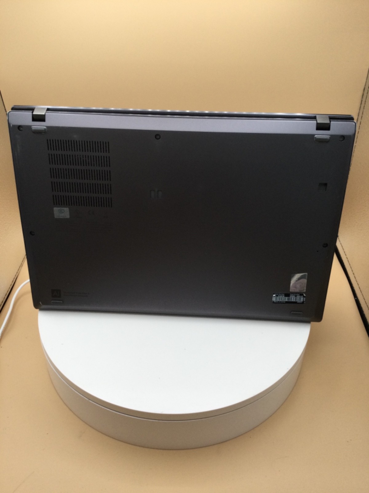 Lenovo ThinkPad T14s G2 14″ Laptop i5-1135G7 16GB RAM 512GB SSD W11P Used READ