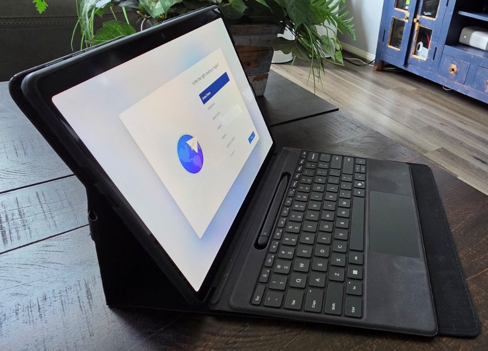 Microsoft Surface Pro 11 13″ OLED X Elite 16GB 512GB + Keyboard Pen Charger Case