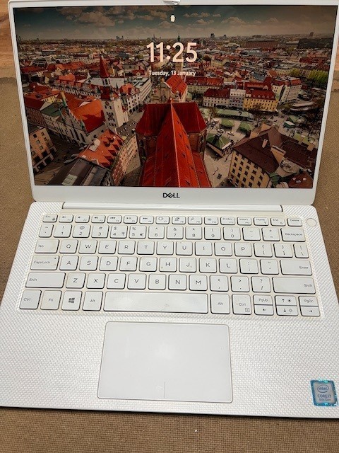 Dell XPS 13 Touchscreen Laptop