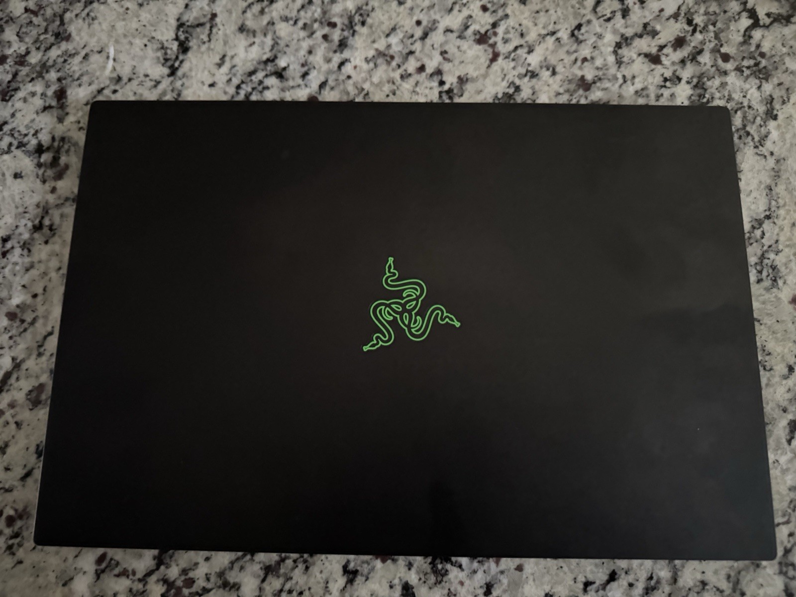 Razer Blade 15.6 Intel Core i7 10th Gen 10750H, 16GB, 512GB SSD, RTX2060 Perfect