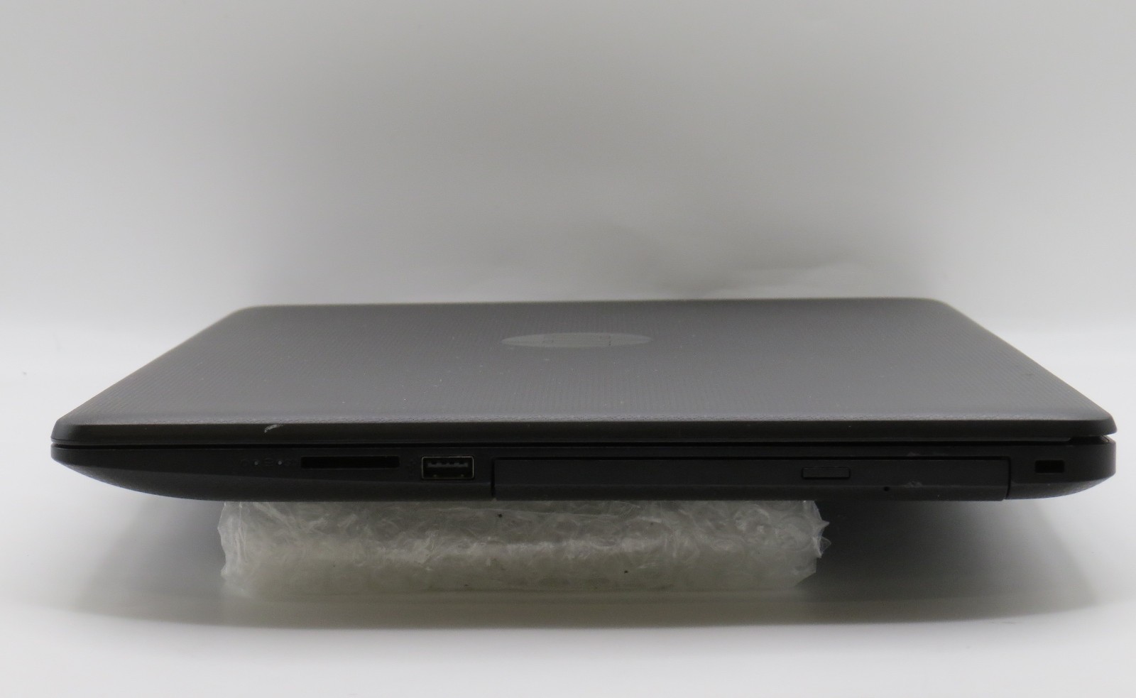 HP 17 Notebook BY1053DX i5-8265U @ 1.6GHz 8GB DDR4 256GB m2 No OS/AC