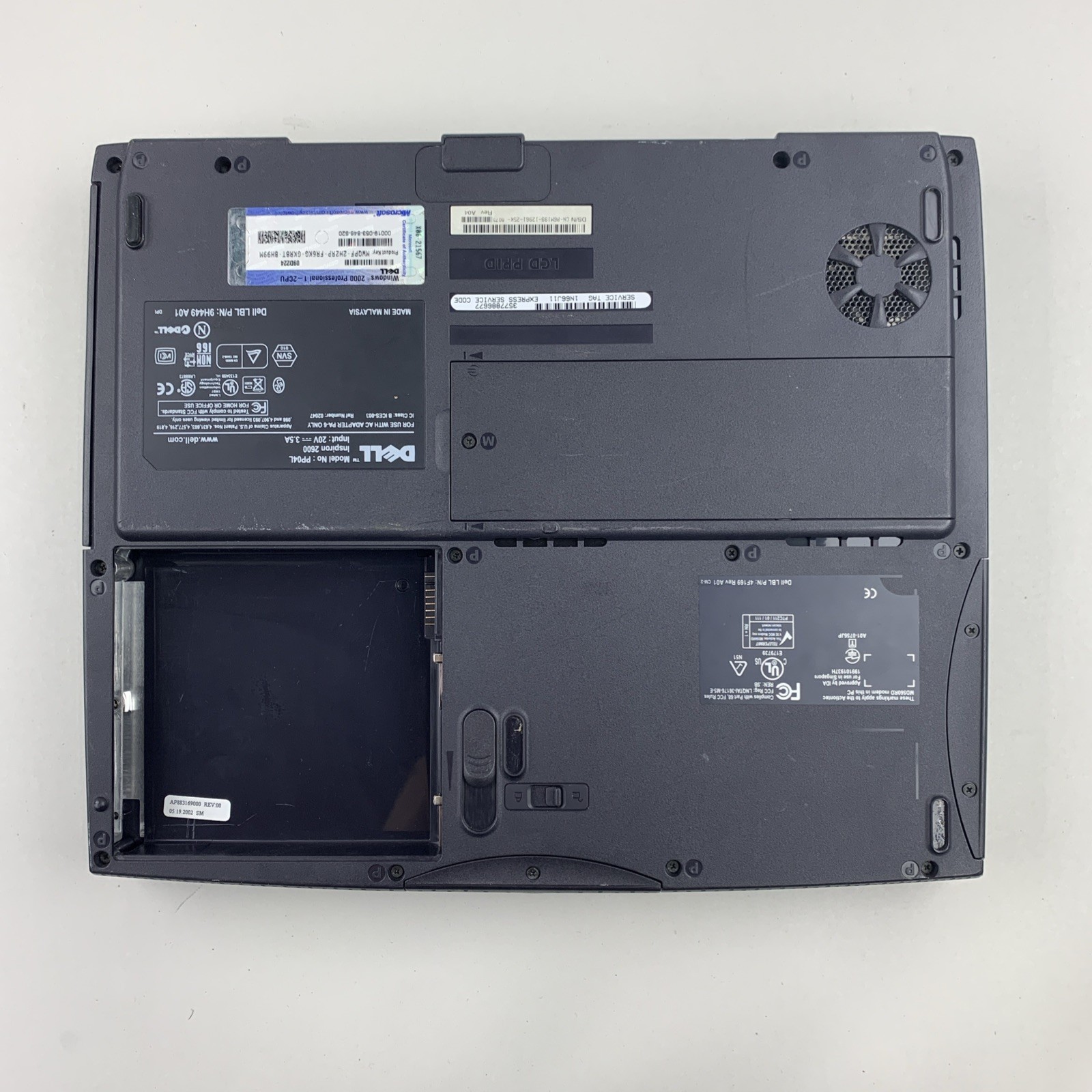 Dell Inspiron 2600 Intel Celeron 1.66GHz 128MB 14.0″ No Battery No HDD No OS