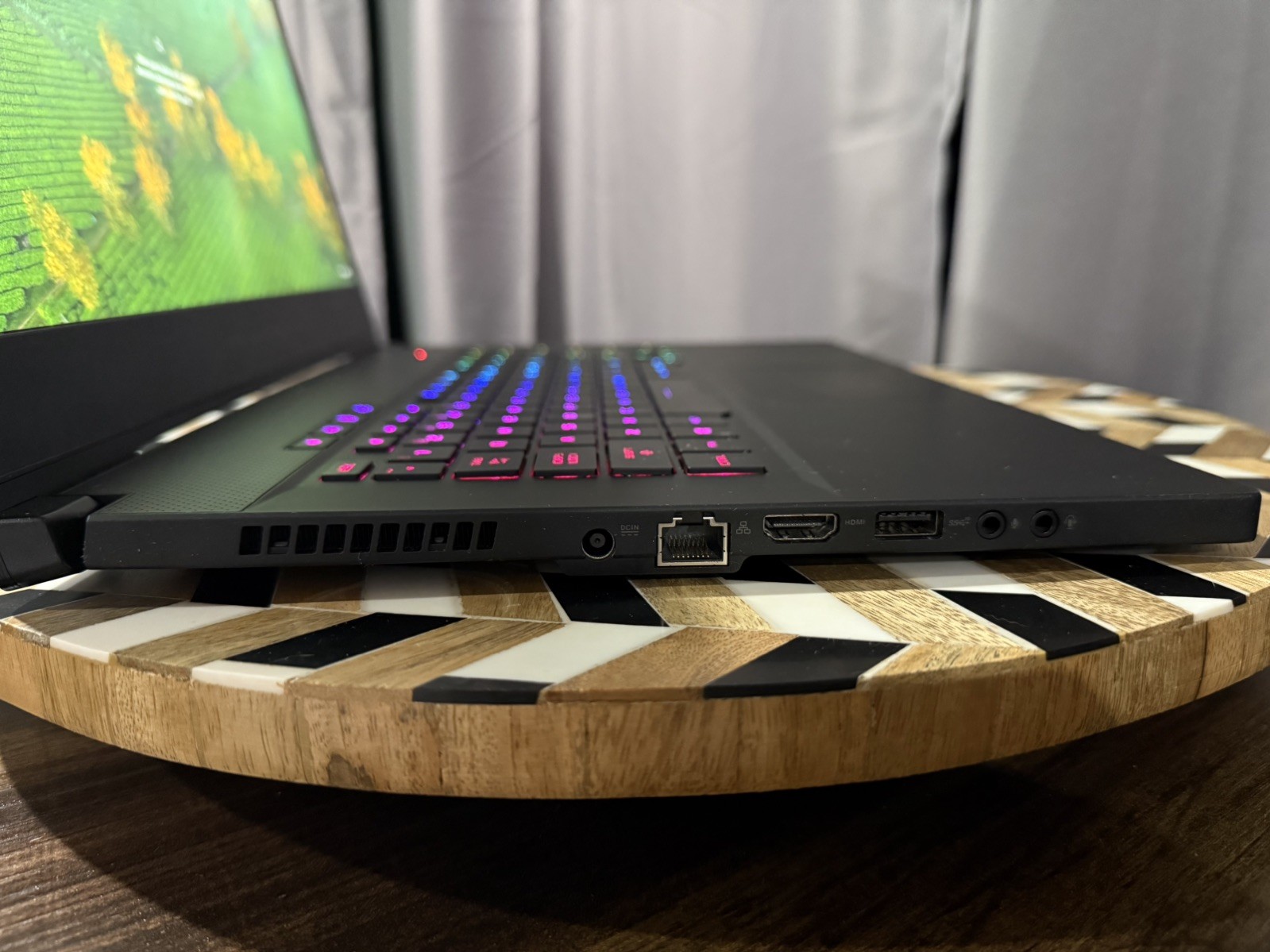 ASUS ROG Zephyrus GU502GV – i7-9750H / Nvidia RTX2060 / 16GB / 1TB / 144Hz 15.6”