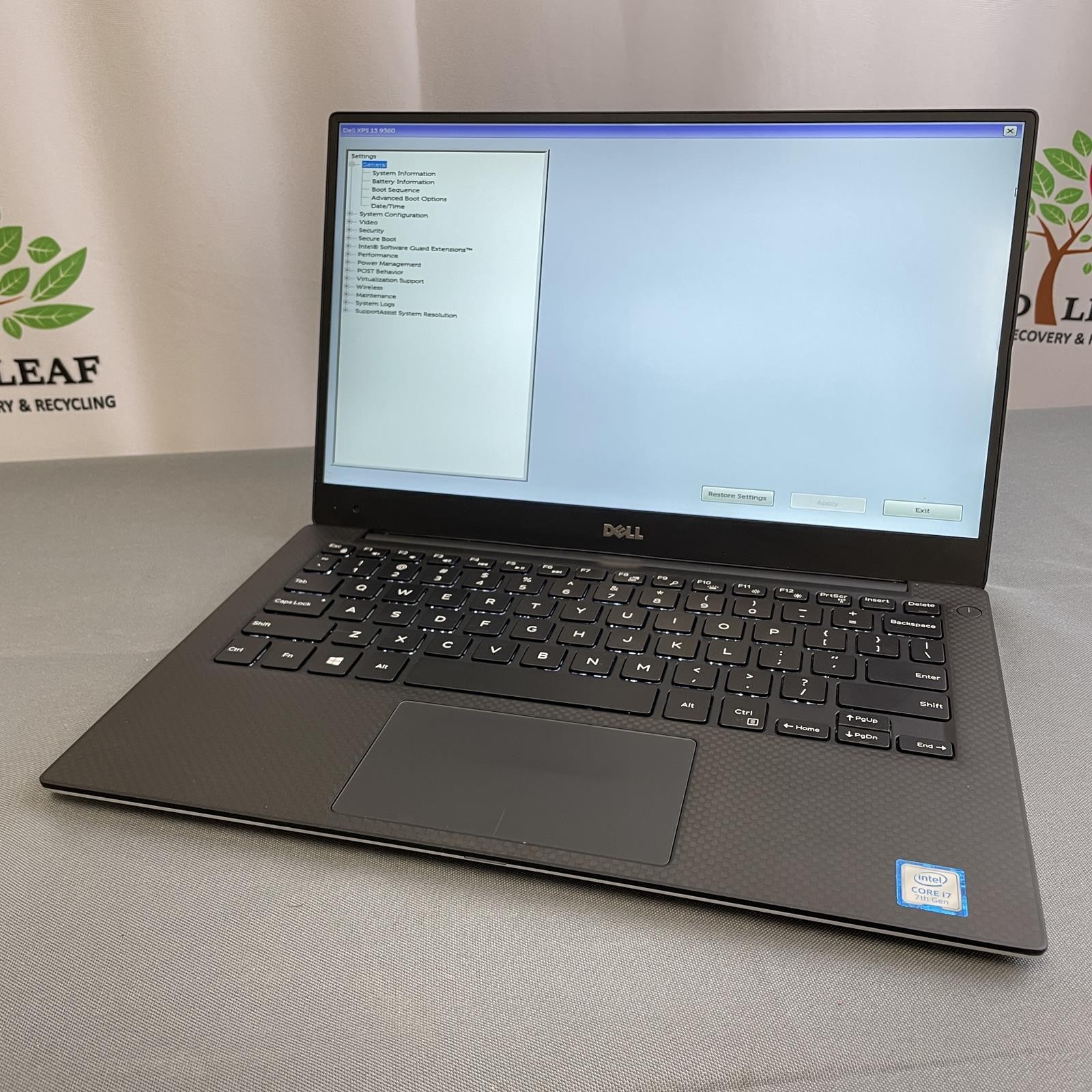 DELL XPS 13 9360, Core i7-7560U 8 GB RAM No SSD | Grade B/C (READ)
