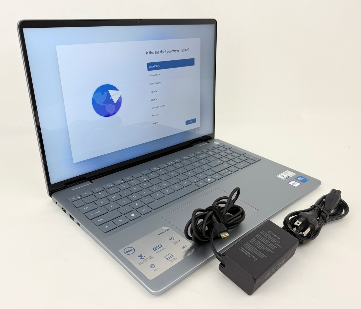 Dell Inspiron 5640 16″ 1920×1200 Touch Core 7 150U 32GB 1TB SSD W11H