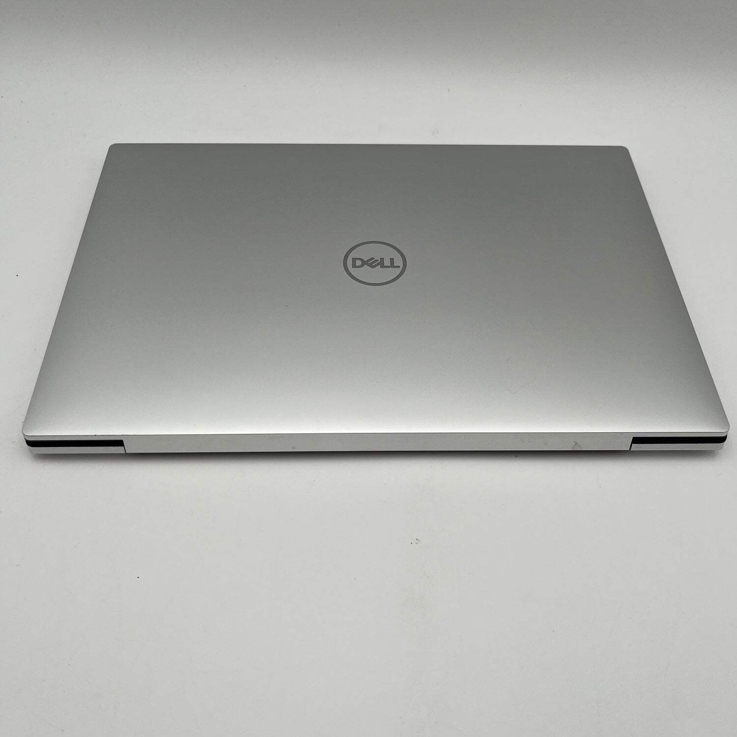 Dell XPS 9300 13.3″ i5-1035G1 1.0GHz 16GB RAM 256GB SSD