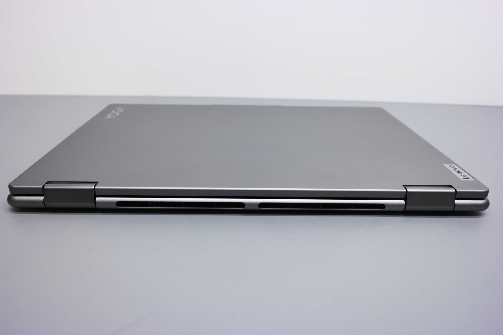 Lenovo Yoga 7 16″ AMD Ryzen 5 8640HS 8GB 512GB SSD