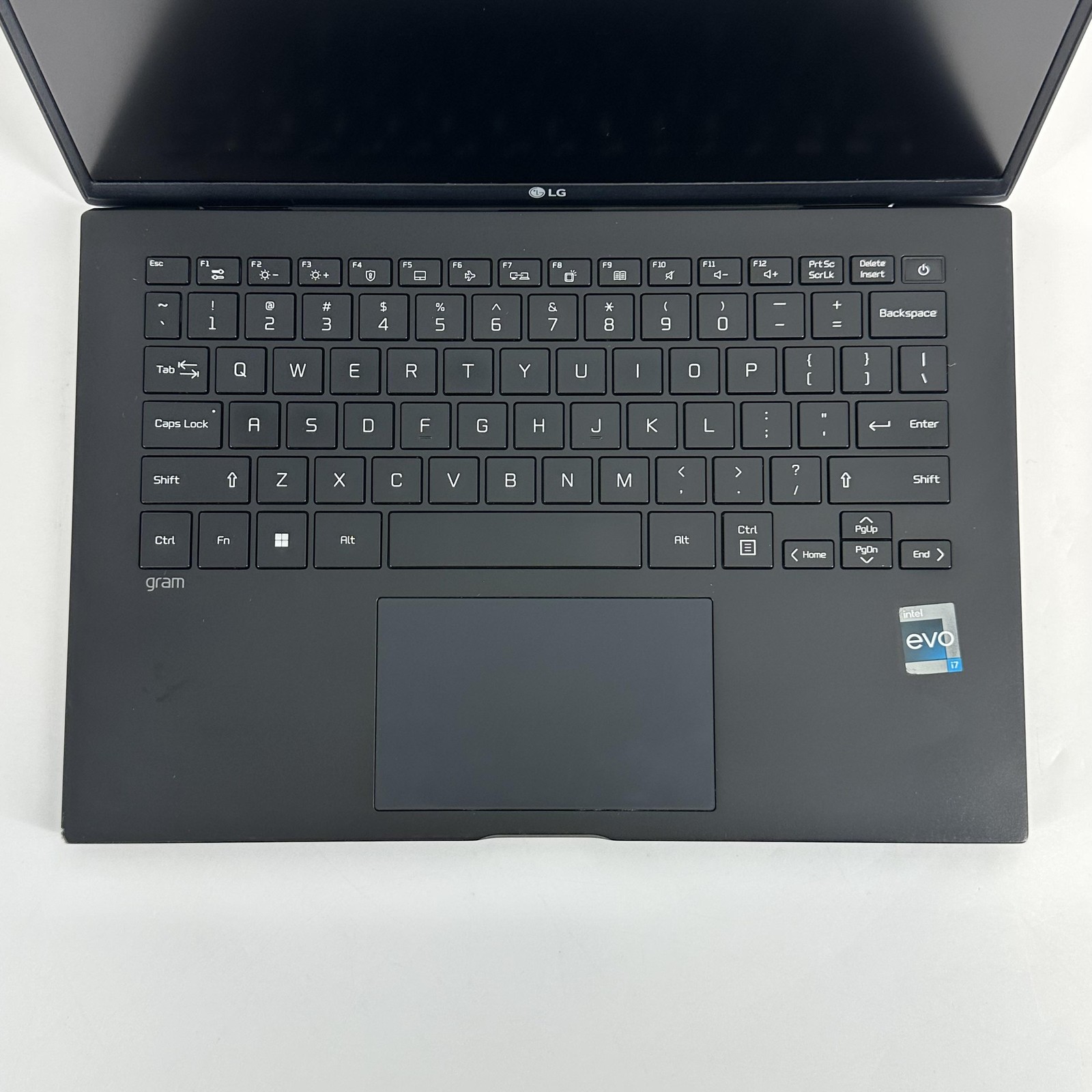 LG Gram 14 Black FHD+ 2.1 GHz i7-1260P 16GB 512GB SSD Good – No Feet