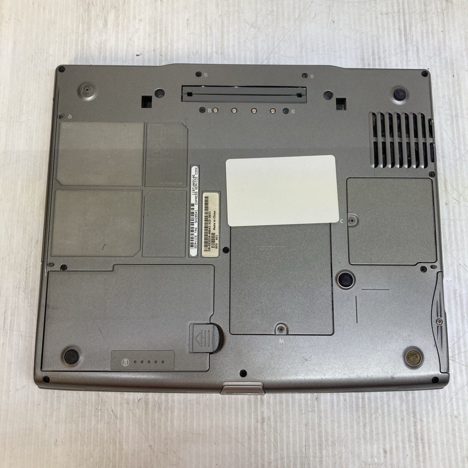 Dell Latitude D600 Intel Pentium M 1.6GHz 1 MB NO HDD Boot to BIOS