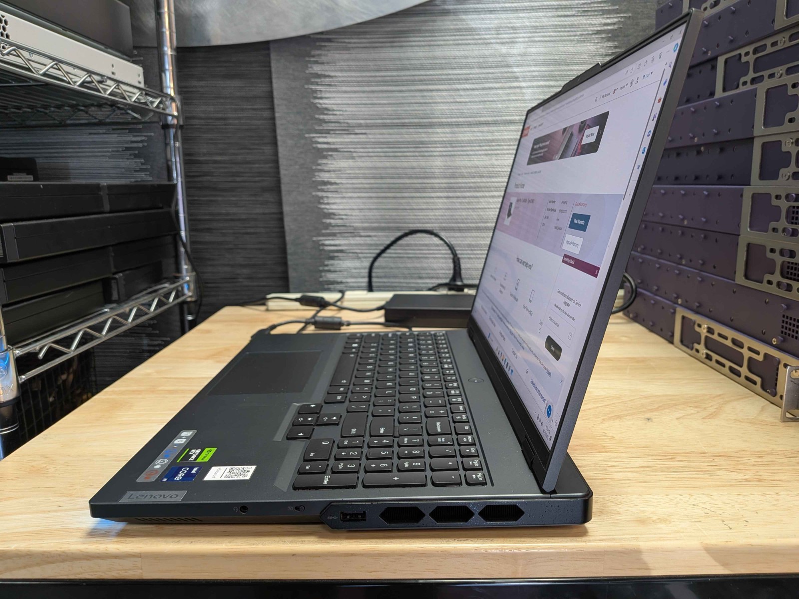 Lenovo Legion Pro 7 16IRX8H 16″ i9-13900HX RTX 4080 32GB 1TB W11 Gray