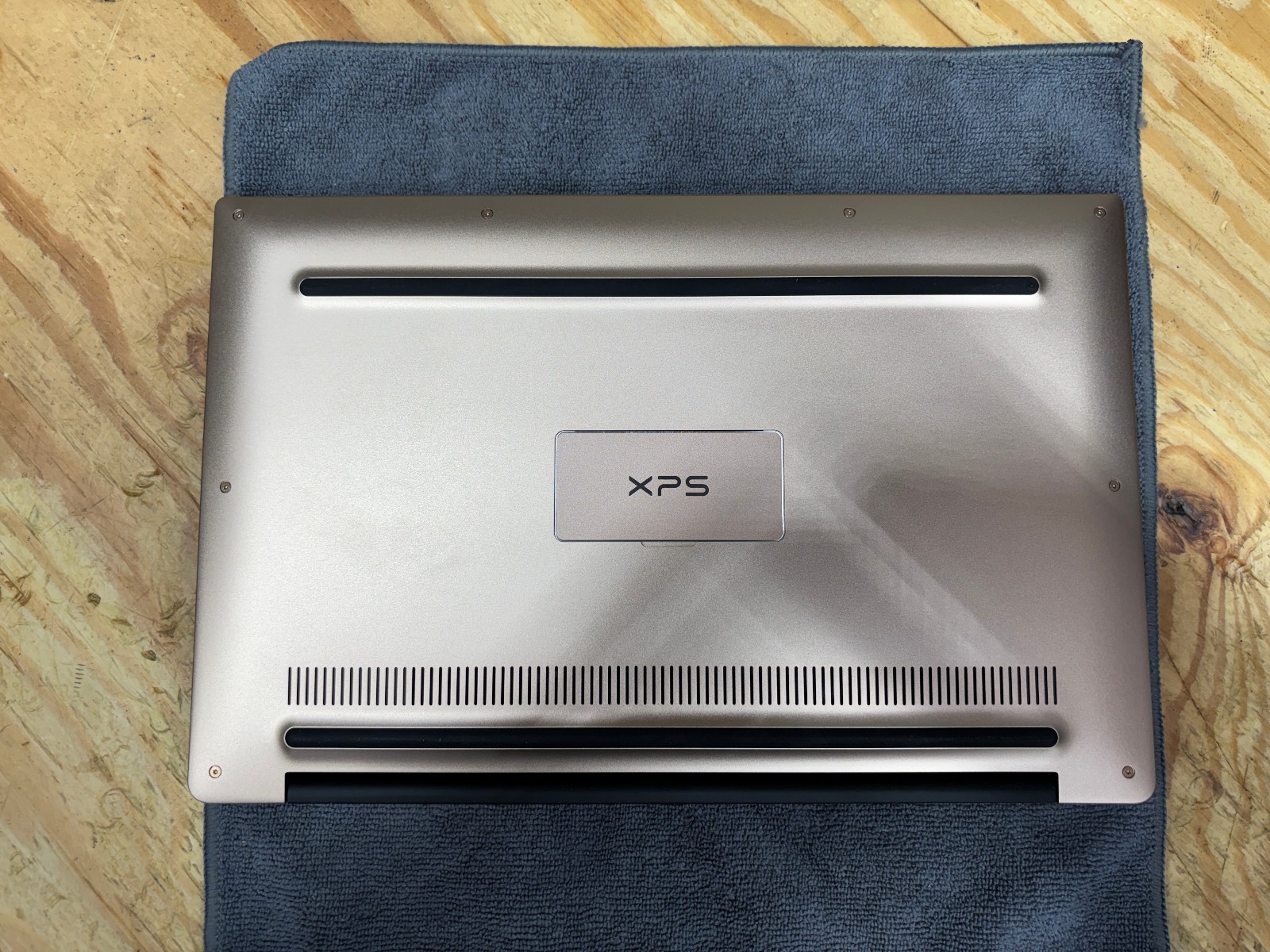 Dell XPS 13 9360 Rose Gold i7-7560U 8GB 256GB SSD Iris Plus 640 Win11