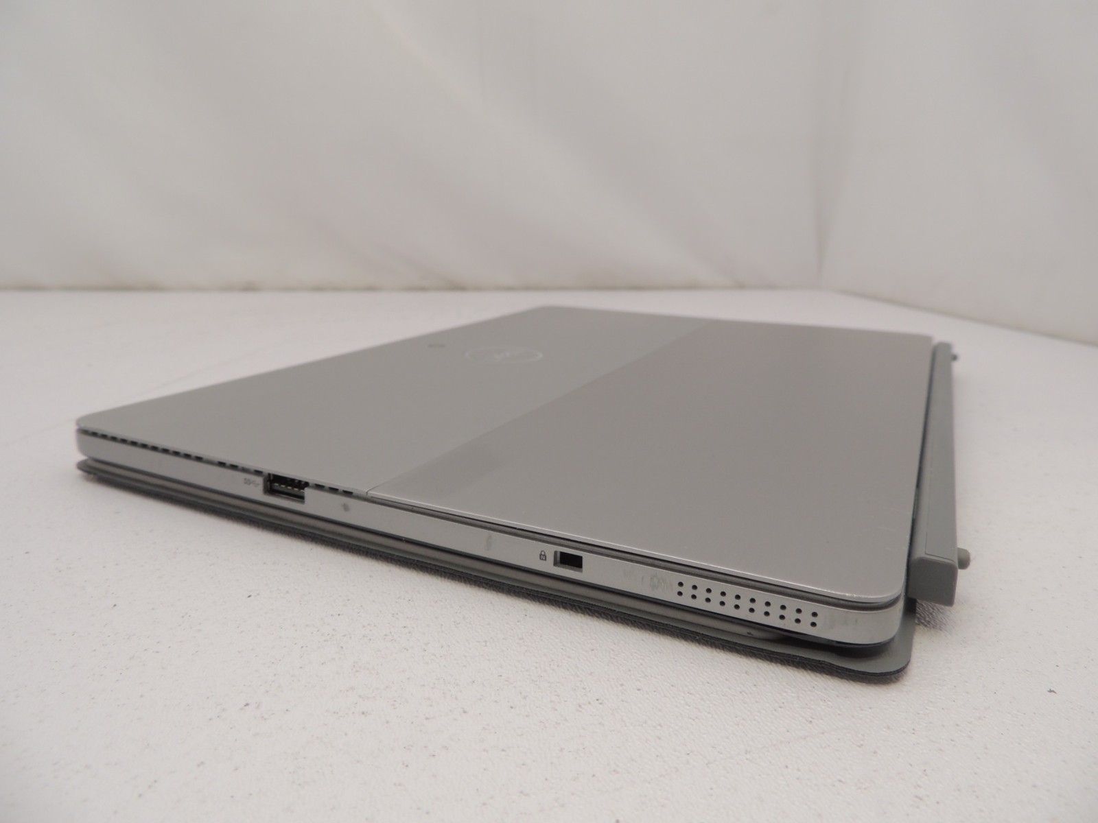 Dell Latitude 7200 2 In 1 Core i5 8365U 8GB 256GB Windows 11 Pro Tablet Laptop