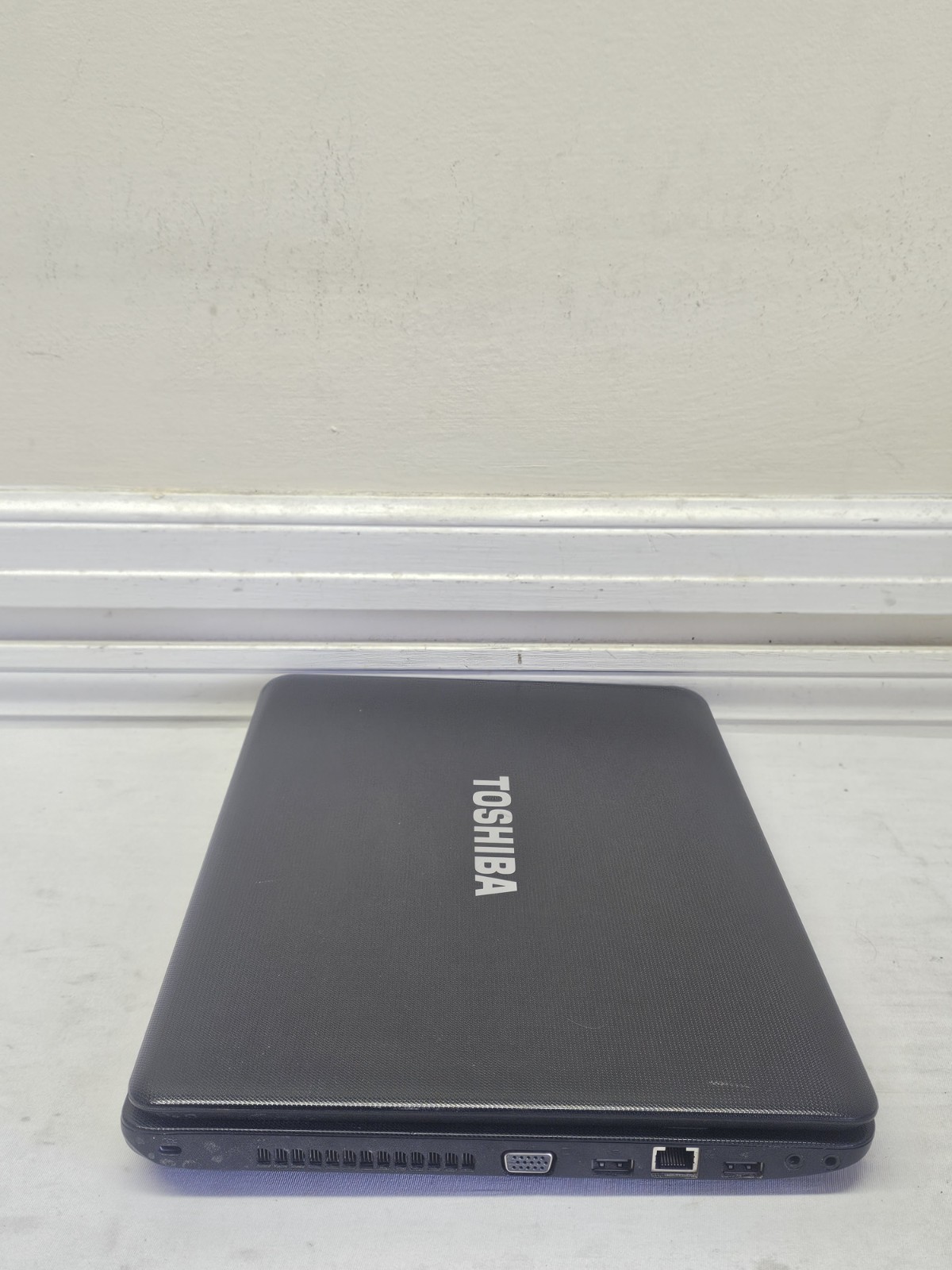 Toshiba Satellite C655 Laptop – Intel Celeron 900 – 2GB RAM – NO HDD/OS – READ