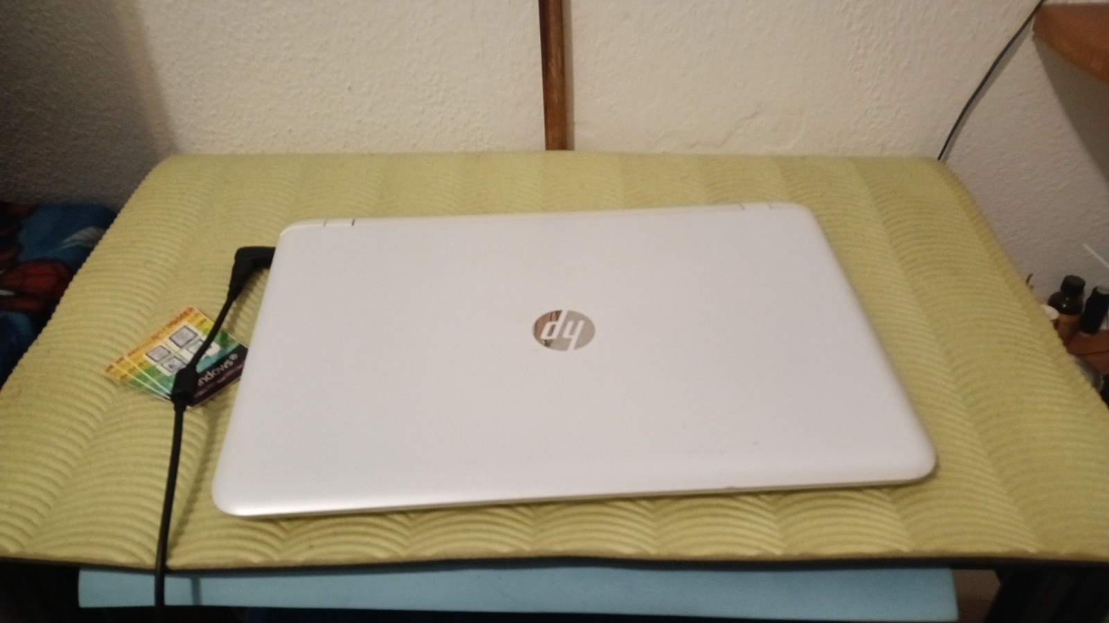 HP 17-g1115NG 17.3″ 1600X900 AMD A10-8700p 10CORE 8gb 256gb NVME AMD r7 2GB