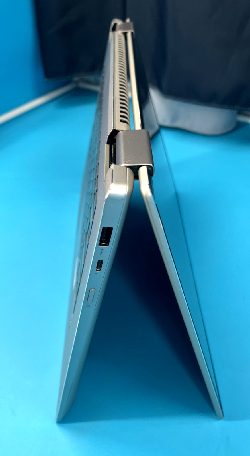 Lenovo Yoga 720-15IKB 2-in-1 4K Touch Laptop i7-7700HQ 16GB 1TB GTX 1050 NO OS