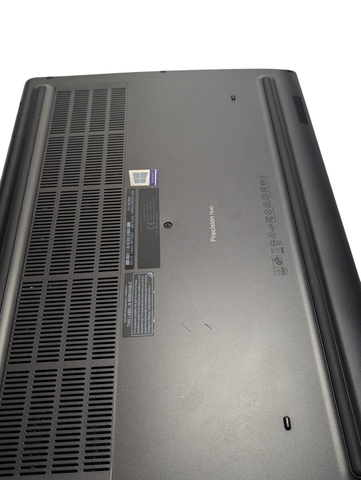 Dell Precision 7540 XEON E-2276M 2.8Ghz 32GB Ram 512GB SSD Grade D