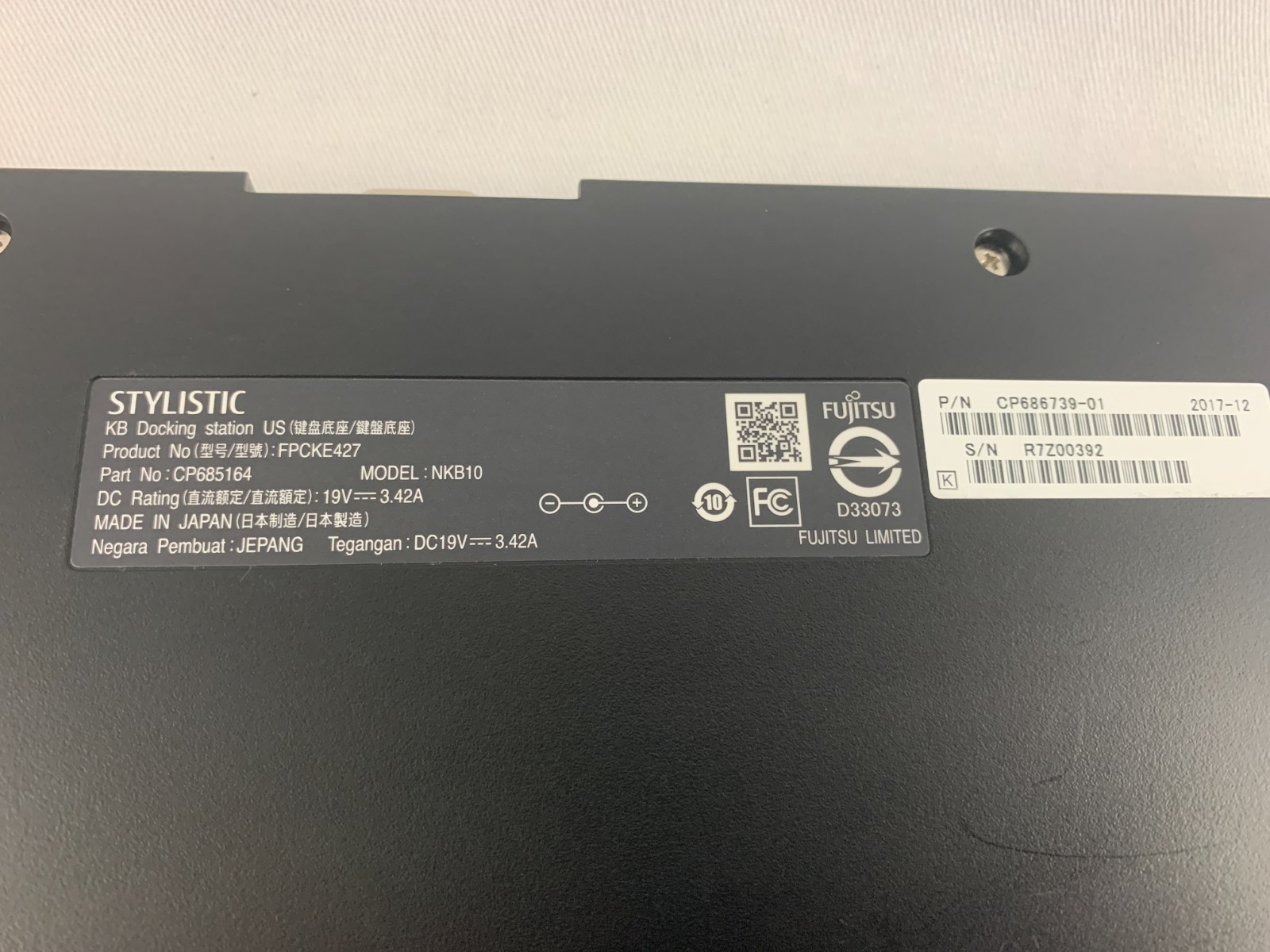 Fujitsu Stylistic Q736 Laptop Intel Core i5-6200U 2.3GHz, 4GB RAM 128GB SSD W10P