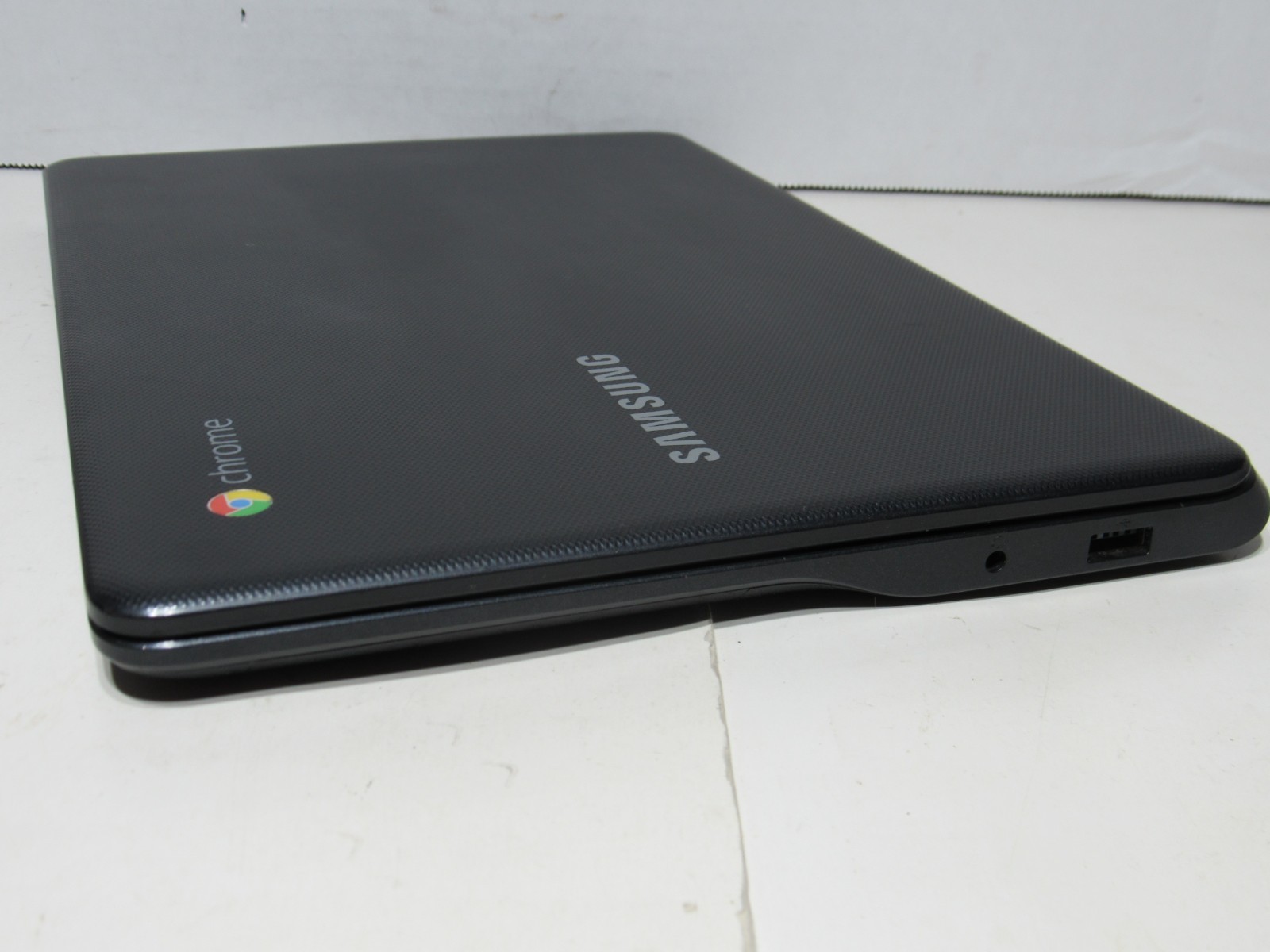 Samsung XE500C13-K03US Chromebook 3 C500 11.6″ HD Celeron N3060-4GB – 16GB SSD