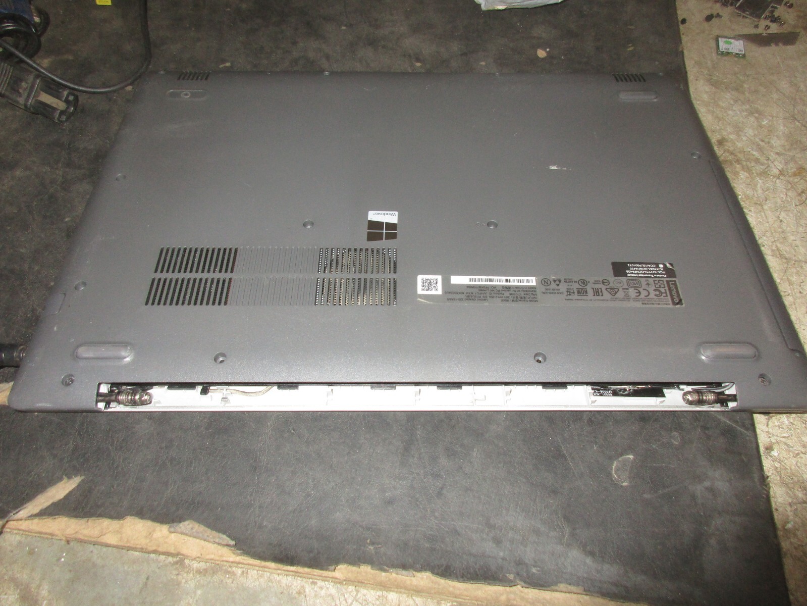 Lenovo IdeaPad 320 15.6″ A12-9720P AMD RADEON 2.70 8GB RAM 256GB SSD READ