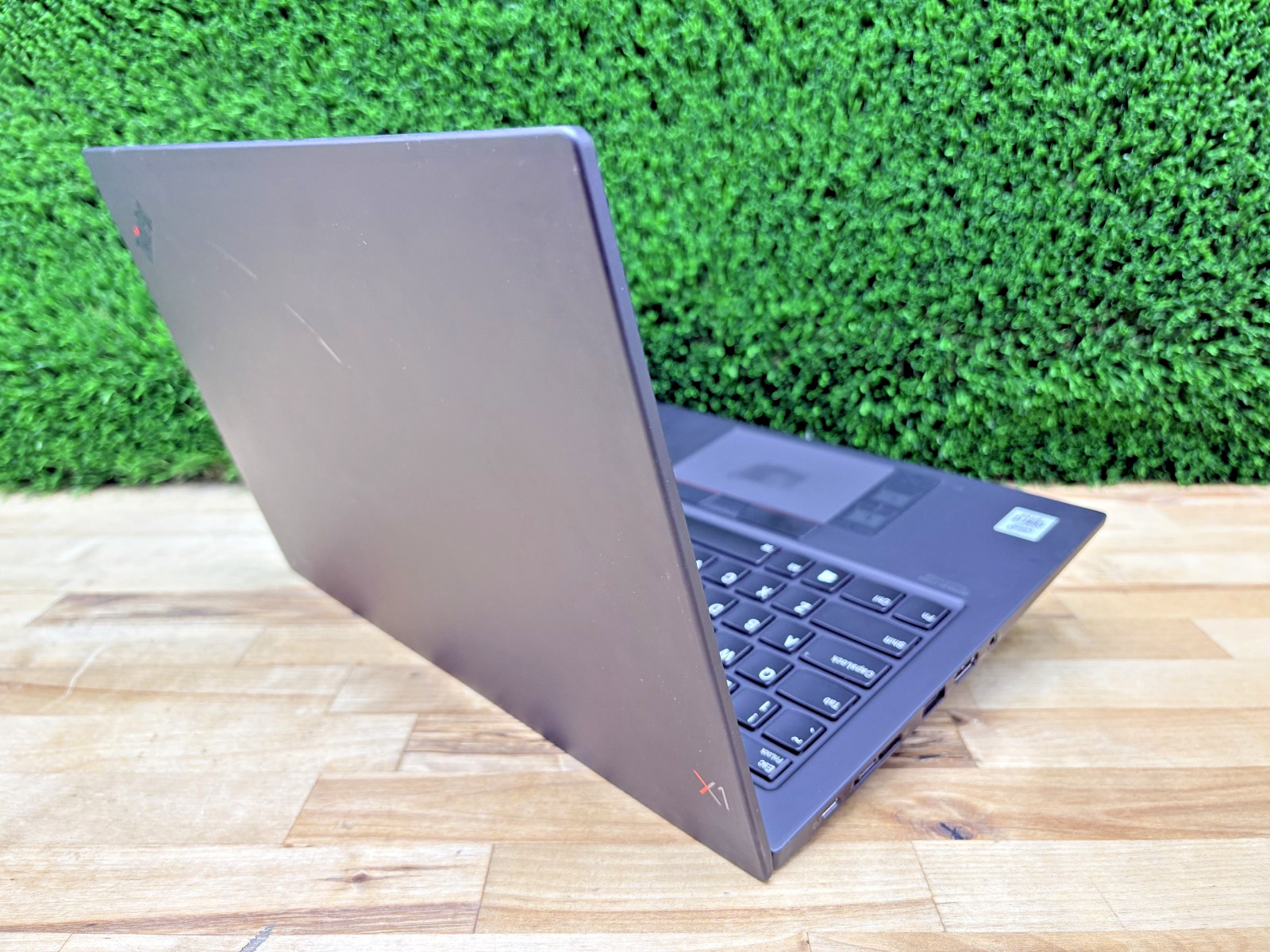 Lenovo ThinkPad x1 Carbon 7 Intel i7-10th Gen 1.90GHz 16GB RAM 256GB SSD W 11 P*
