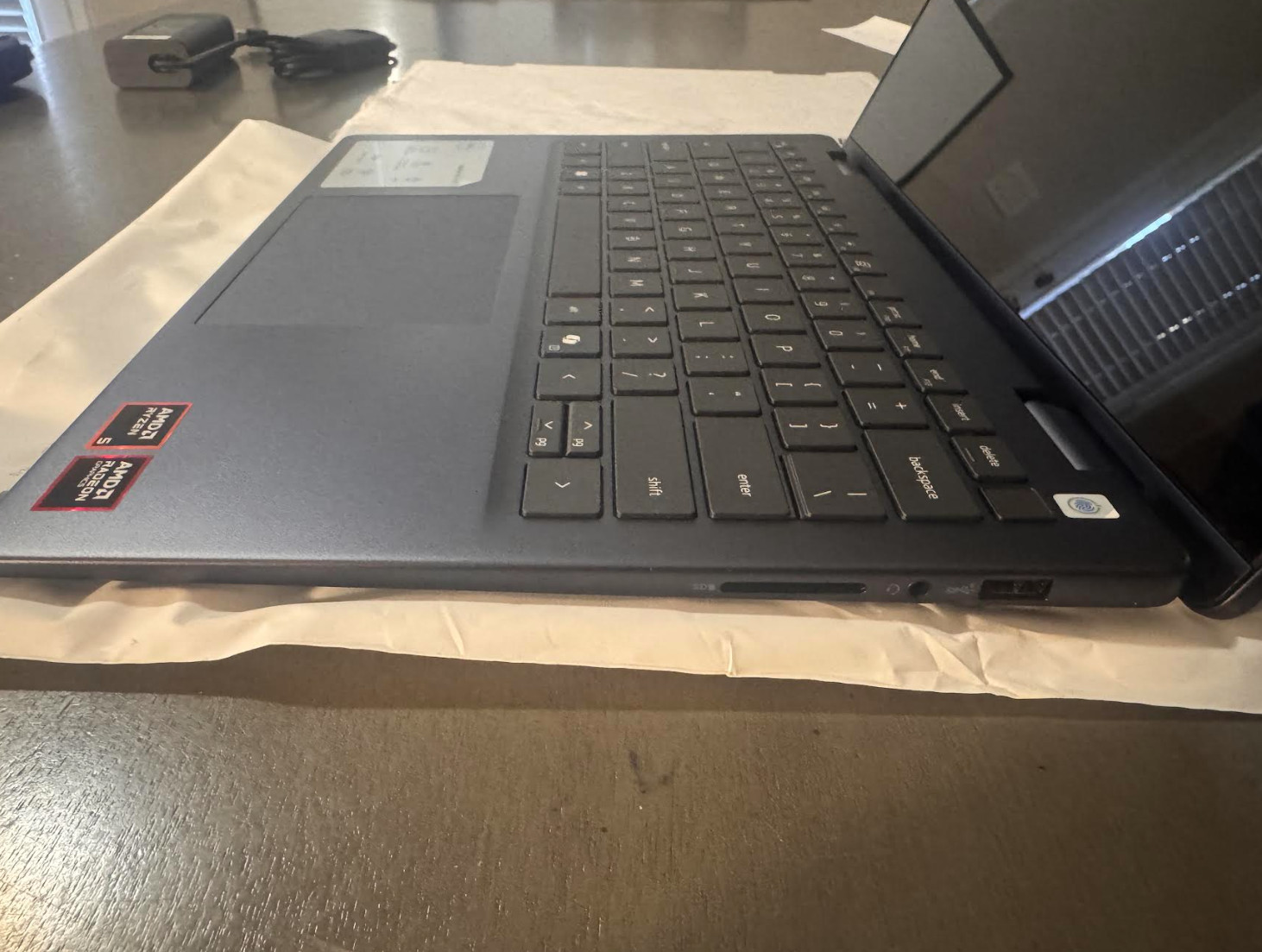 Dell Inspiron 14 2-in-1 Touch 7445 PC Laptop 14″ Ryzen 5 8640HS 8GB 512GB SSD