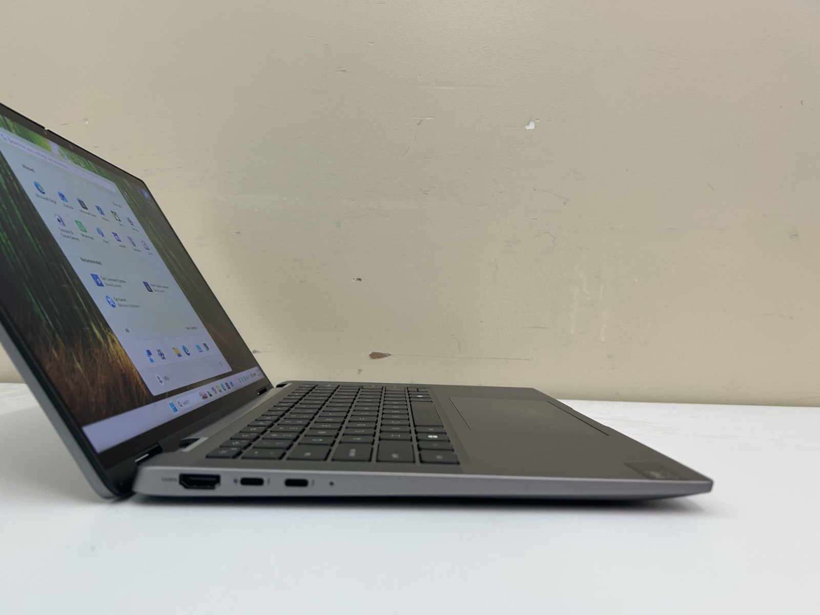 Laptop Dell Latitude 7450 2-in-1 Touchscreen Ultra 5 135U 512GB SSD 16GB RAM