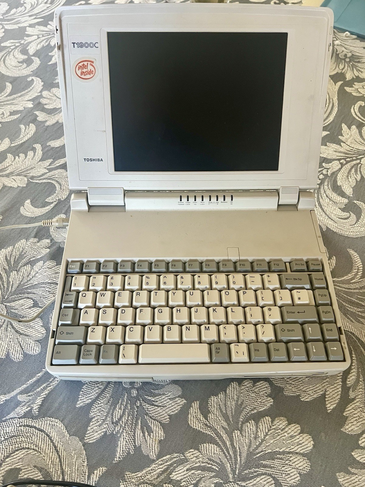 Toshiba T1900c Very Good Condition With Power Cord And Mouse