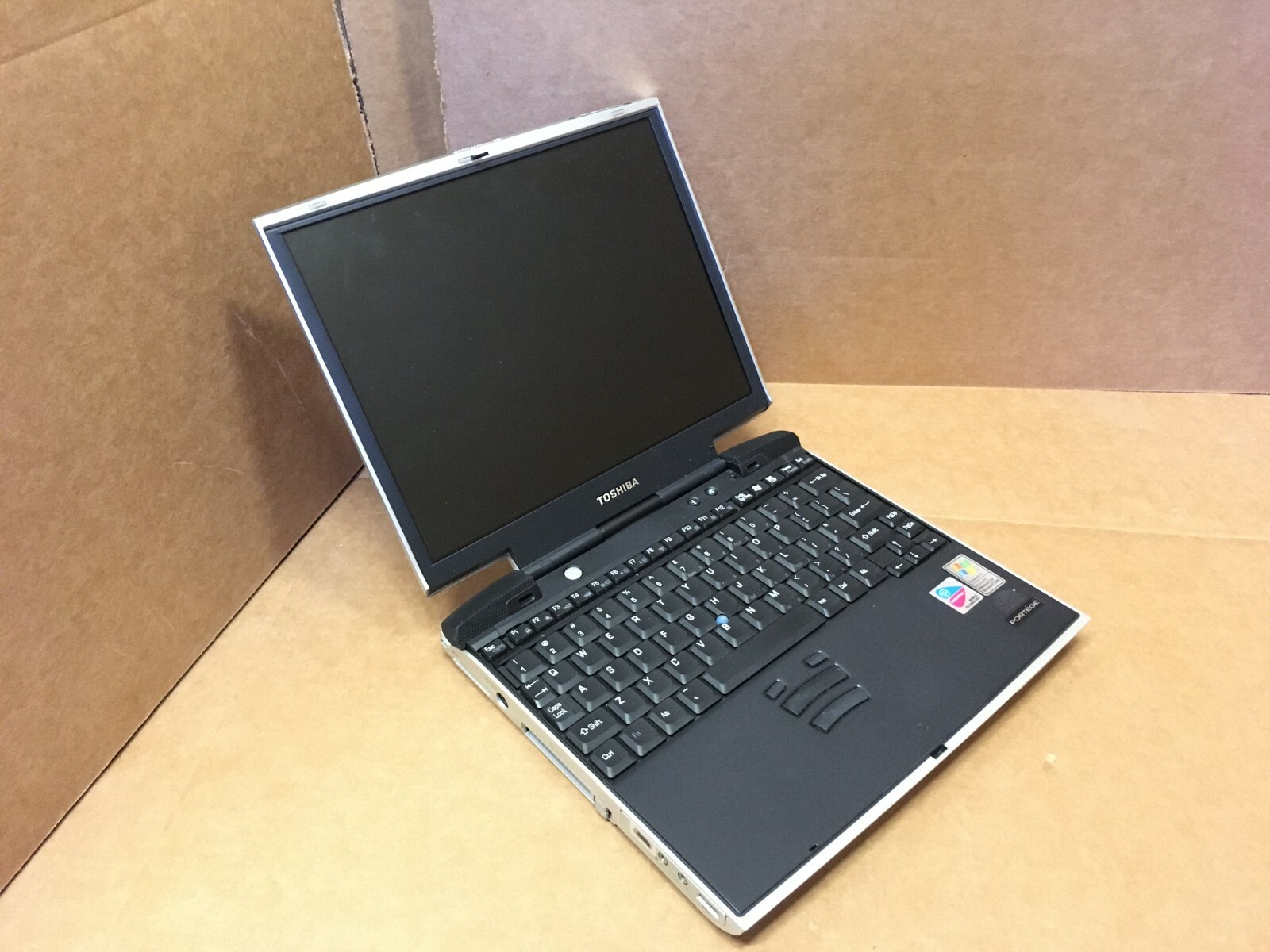 Toshiba Portege M100 PENTIUM M 1.2GHz 256MB RAM 40GB HDD WINDOWS XP WIFI DVD
