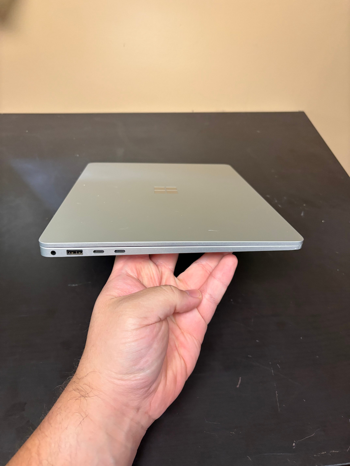 Microsoft Surface Laptop 7 13.8″ Snapdragon X Elite 3.4GHz 16GB RAM 500GB NVME