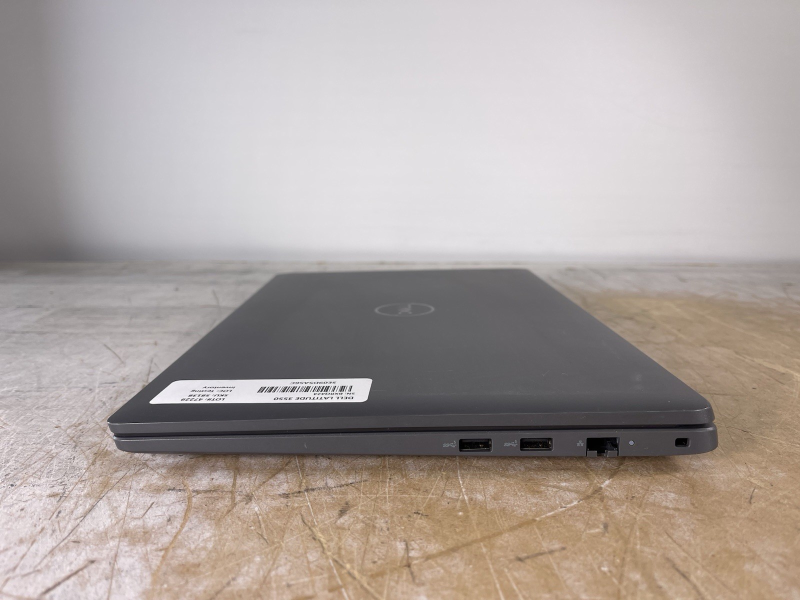 DELL LATITUDE 3550 i7-1355U @ 1.20GHz, NO RAM/NO HDD/OS – (FOR PARTS)