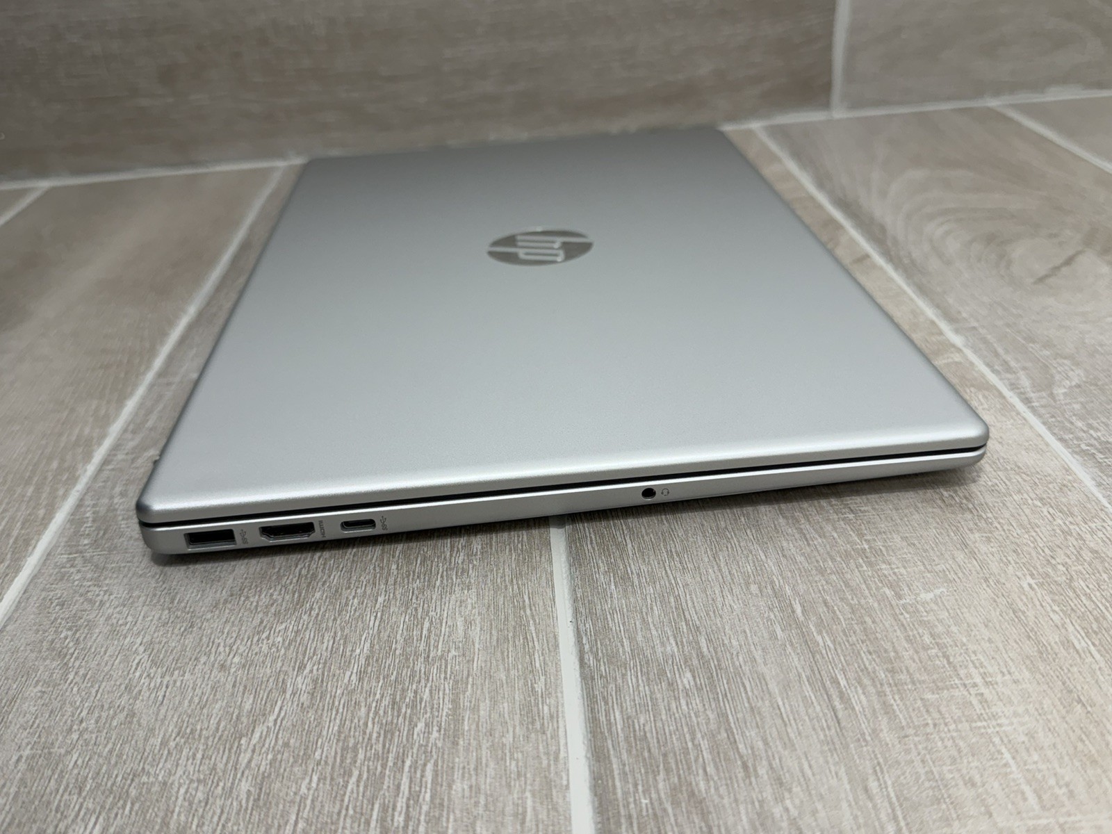 HP Laptop 15-FC0127NR 15.6″ Laptop Ryzen 7-7730U 16GB RAM 1TB NVMe SSD Win-11