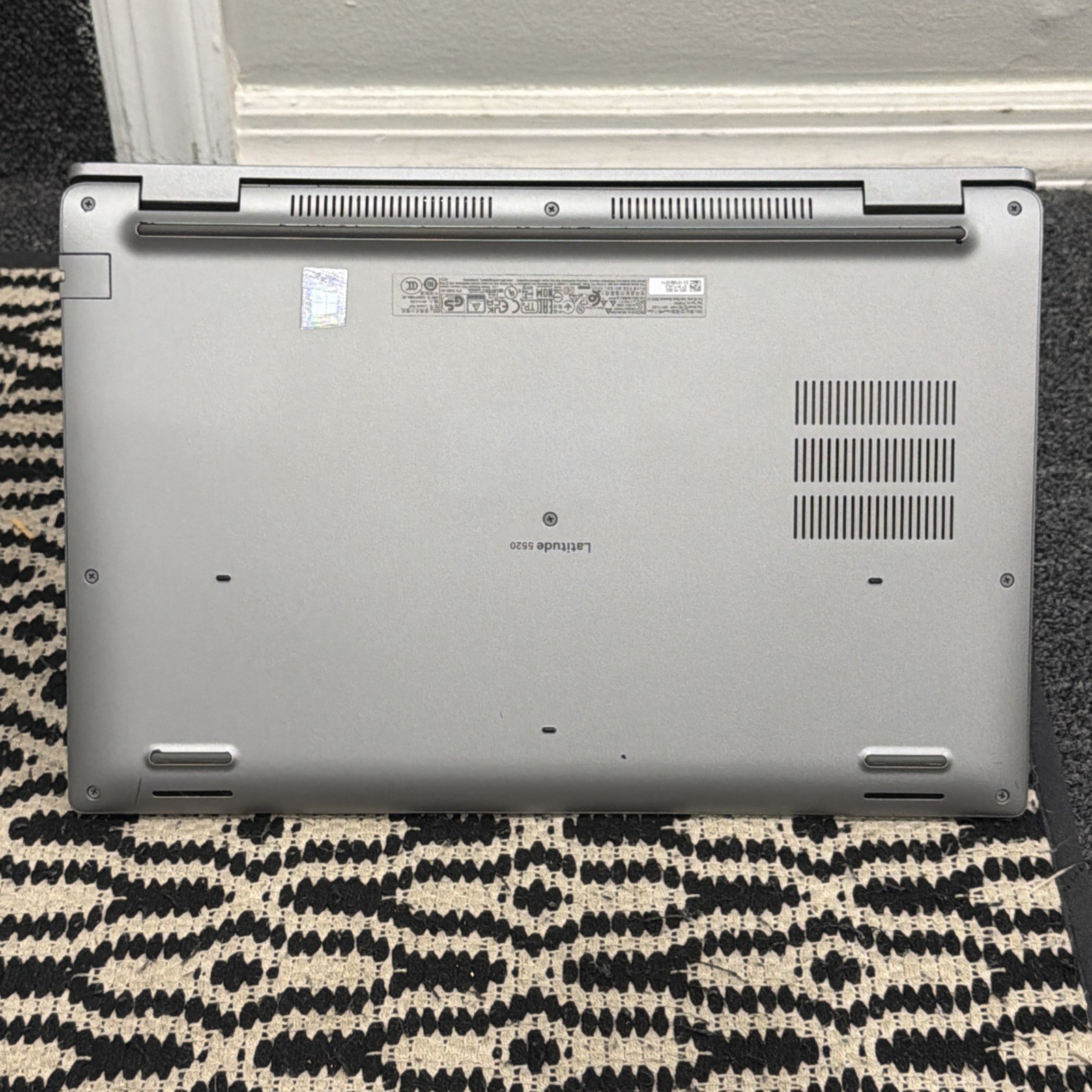 Dell Latitude 5520 15.6″ i7-1185G7/3.00GHz 16GB -256GB-Win11 Pro