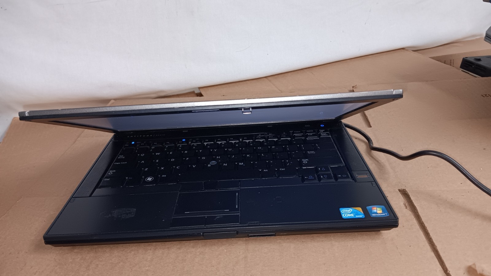 Dell Latitude E6410 Laptop Core i5-M520 @ 2.40GHz 14″ LCD Screen 9 cell Battery