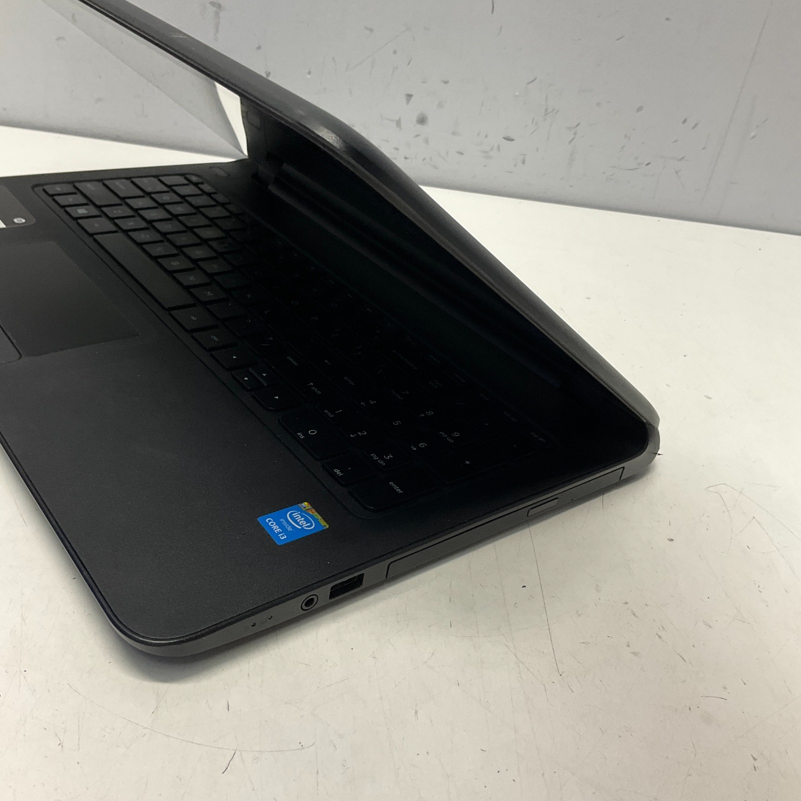 HP 15-f162dx Notebook i3-4030U@1.9GHz 4GB 750GB HDD Windows 10 Pro Laptop NO BAT