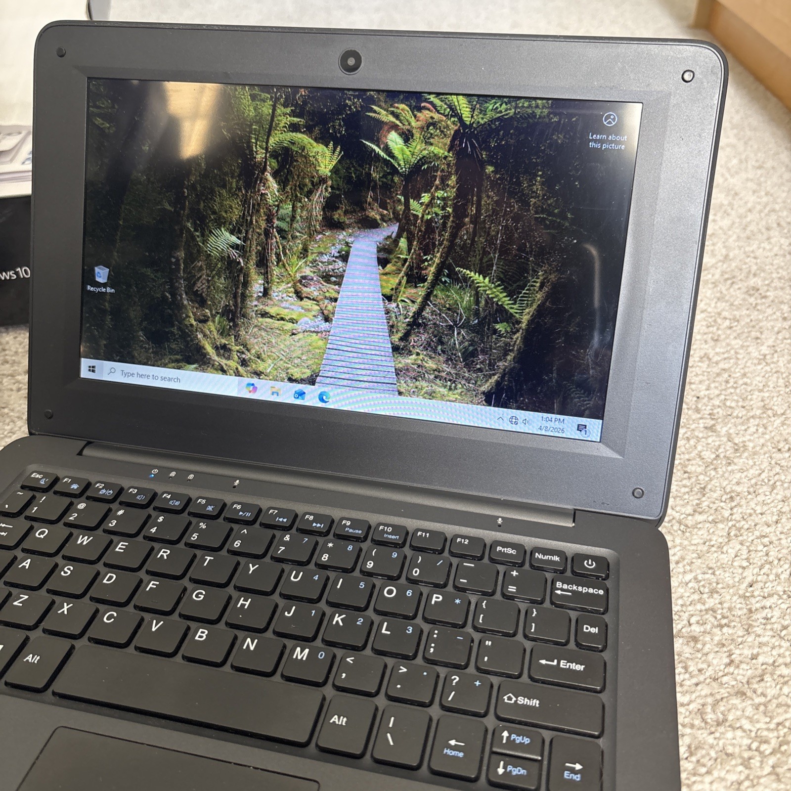 Teqnio Mini-Laptop 2GB RAM/32GB SSD, Windows 10 Home WITH EXT. Security Updates