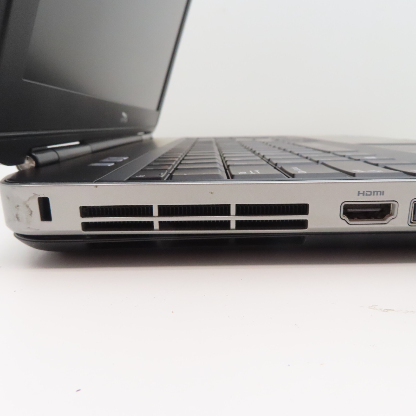 Dell Latitude E5530 Laptop Intel Core i3 2.40GHz 2 Cores 4GB DDR3 SDRAM