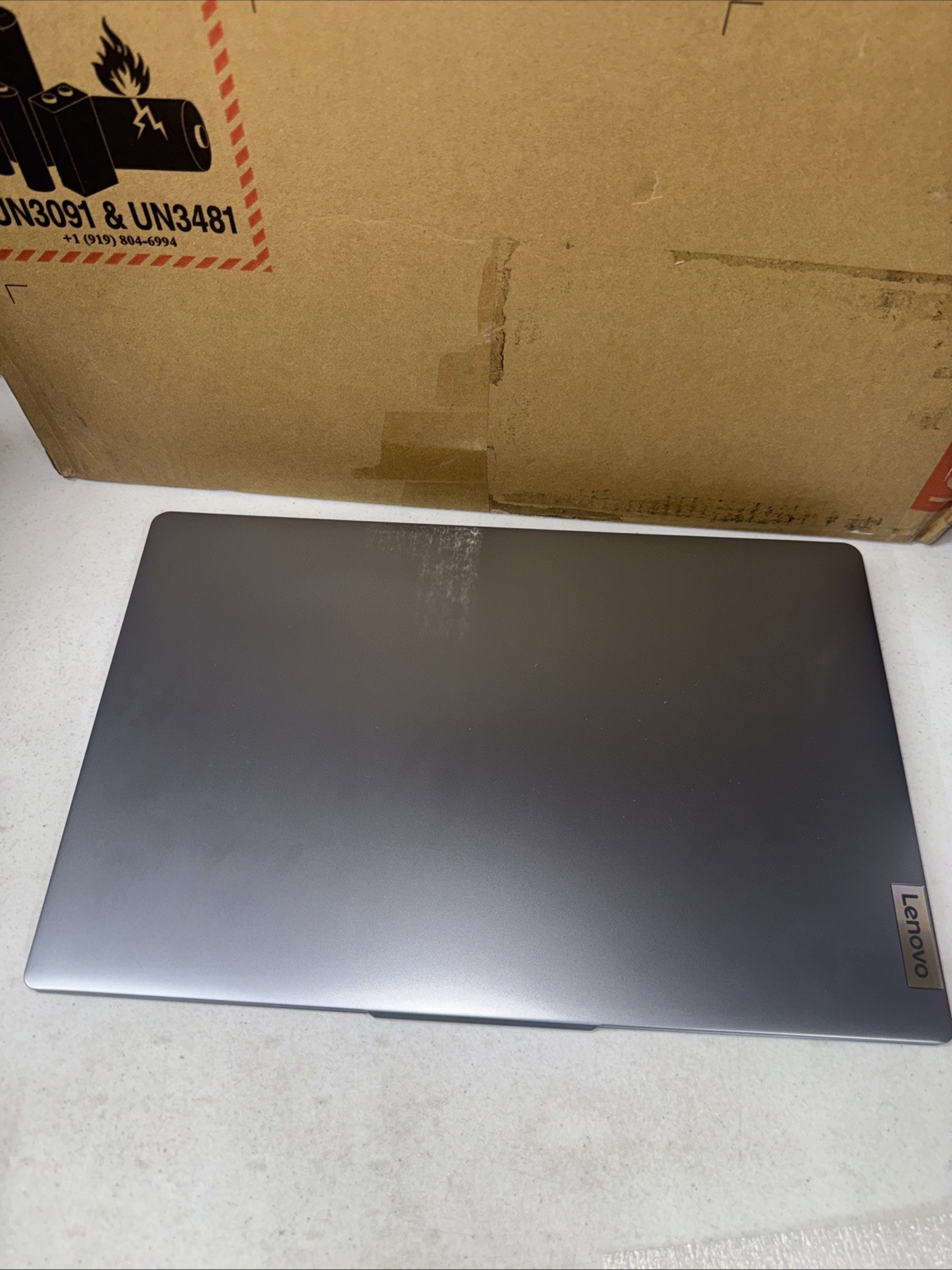 Lenovo IdeaPad Slim 3 Laptop 15.6″ FHD LED Ryzen 3 7330U 512GB SSD, 8 GB RAM