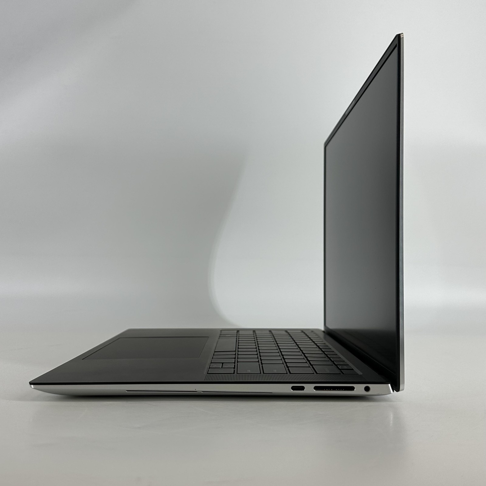 Dell XPS 15 9520 FHD+ 2.3 GHz i7-12700H 64GB 1TB SSD NVIDIA RTX 3050 Very Good