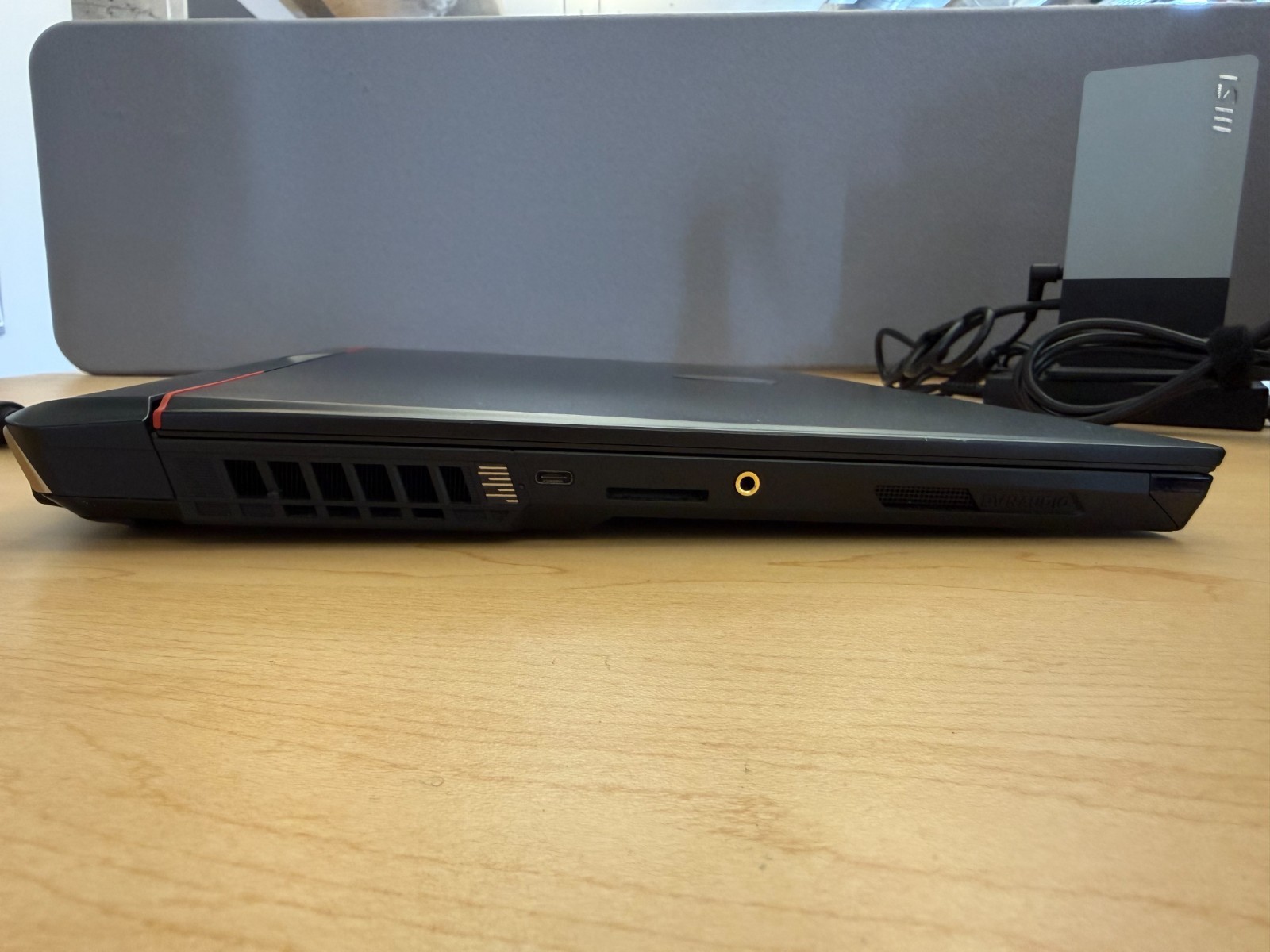 MSI Raider GE78HX RTX 4090 i9 96GB RAM 2TB SSD 17″ Gaming Laptop 14VIG-600US