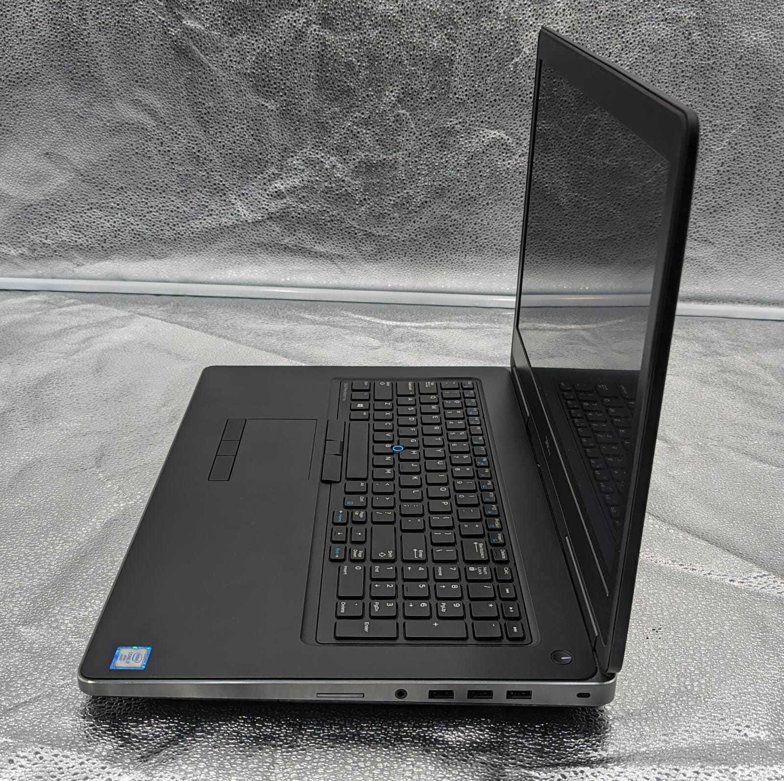 Dell Precision 7710 Intel Core i7-6820HQ 16GB 512GB W10