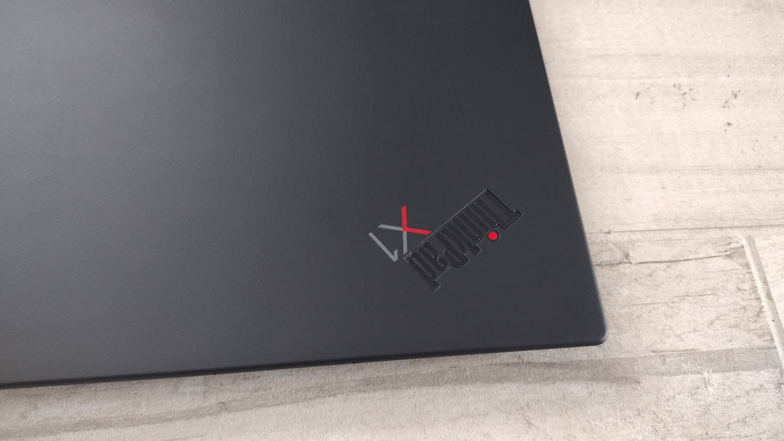 Cheap! Lenovo ThinkPad X1 Carbon Gen 8 14″ Laptop i7-10510 16GB 256GB Backlit
