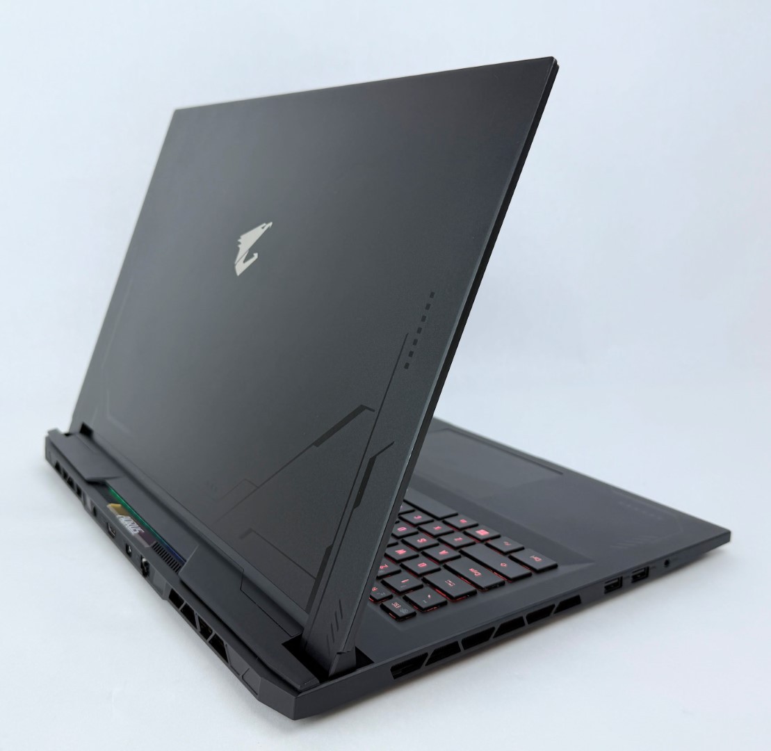 AORUS 17X AZF 17.3″ 2560×1440 240Hz i9-13950HX 32GB 2TB SSD RTX4090 W11H