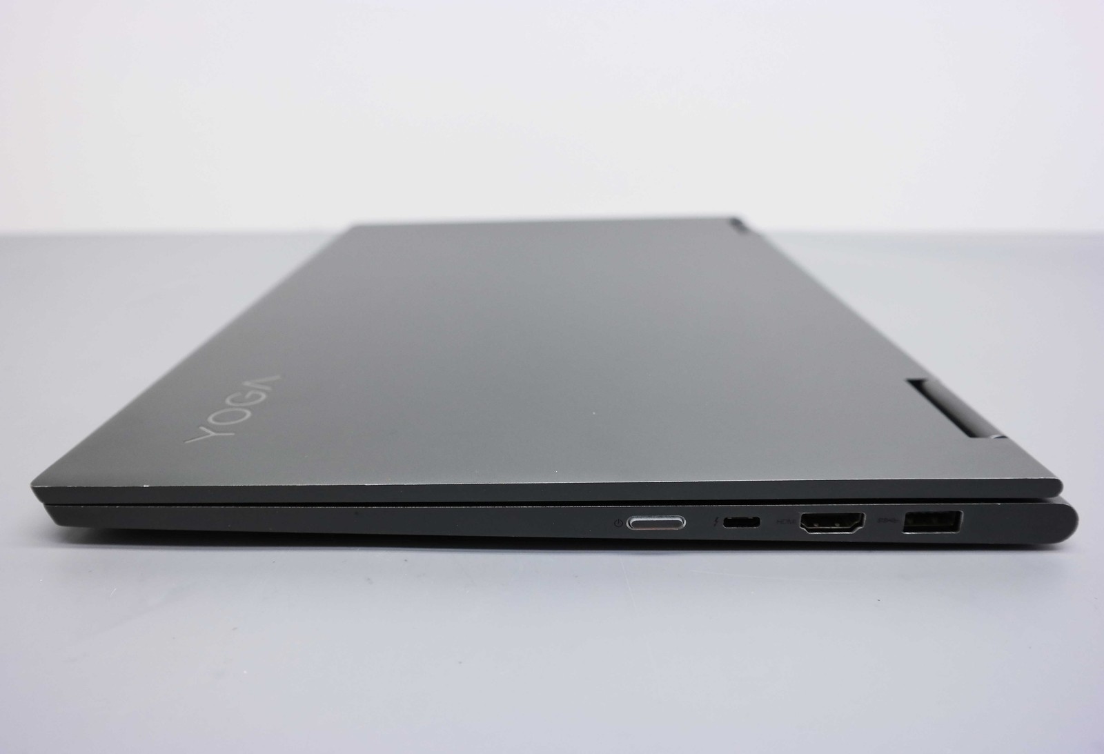 Lenovo Yoga 730 15.6″ FHD Core i7-8550U 16GB 256GB SSD