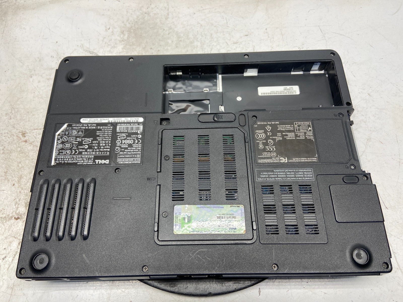 Dell Inspiron E1505 Intel Core Solo 06E8 1.6GHz 1 GB NO HDD