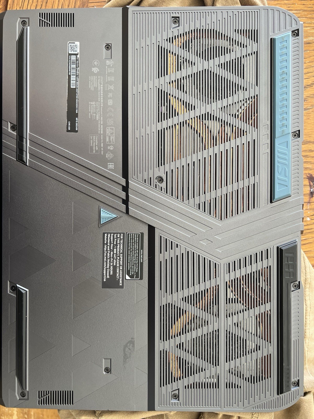 MSI Vector GP68 HX 13V i7-13700HX RTX 4080 32GB 3TB SSD 16in