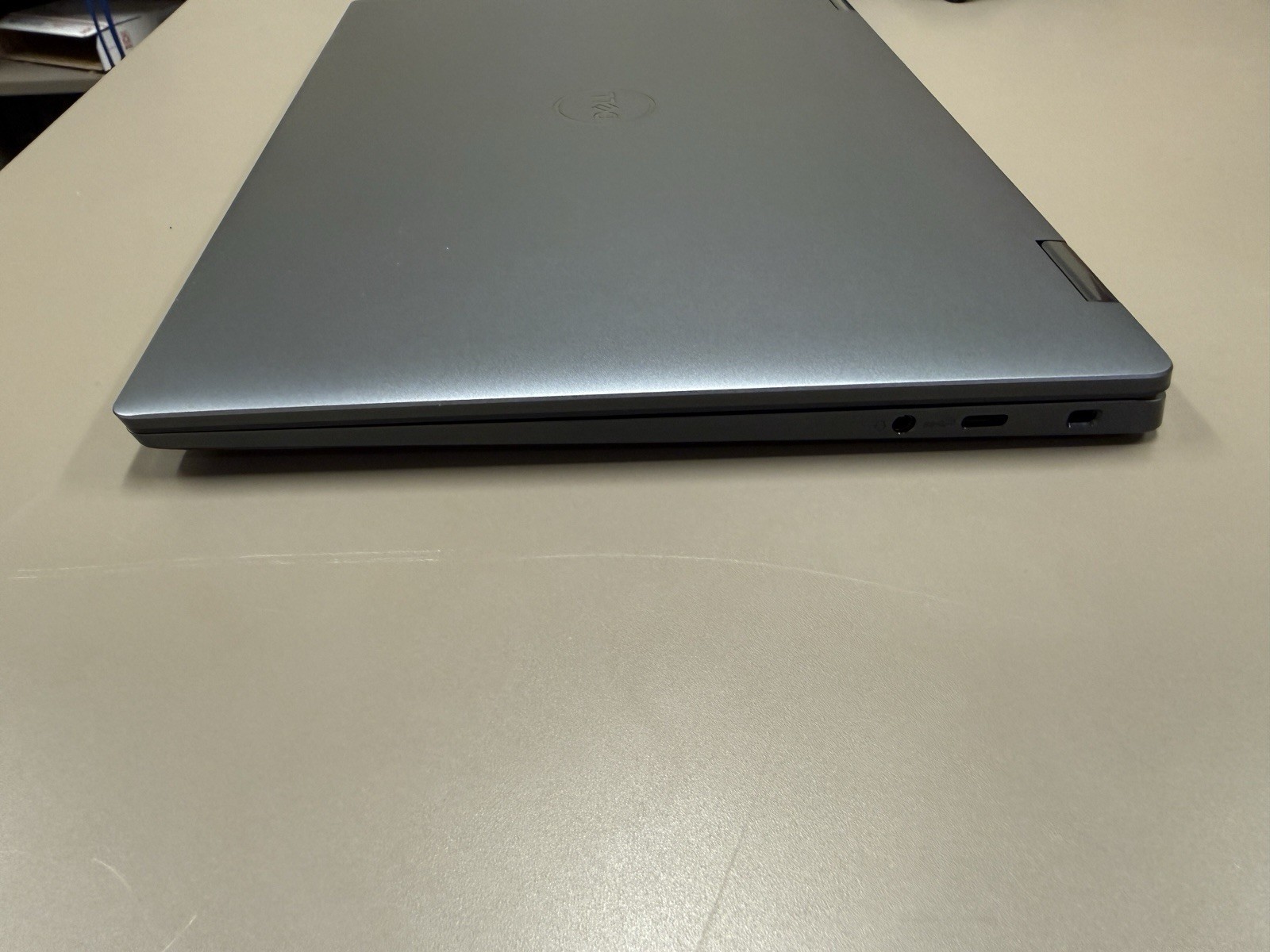 Dell Latitude 9330 13.3″ i5-1240U 16GB DDR5 256GB SSD Windows 11 Home